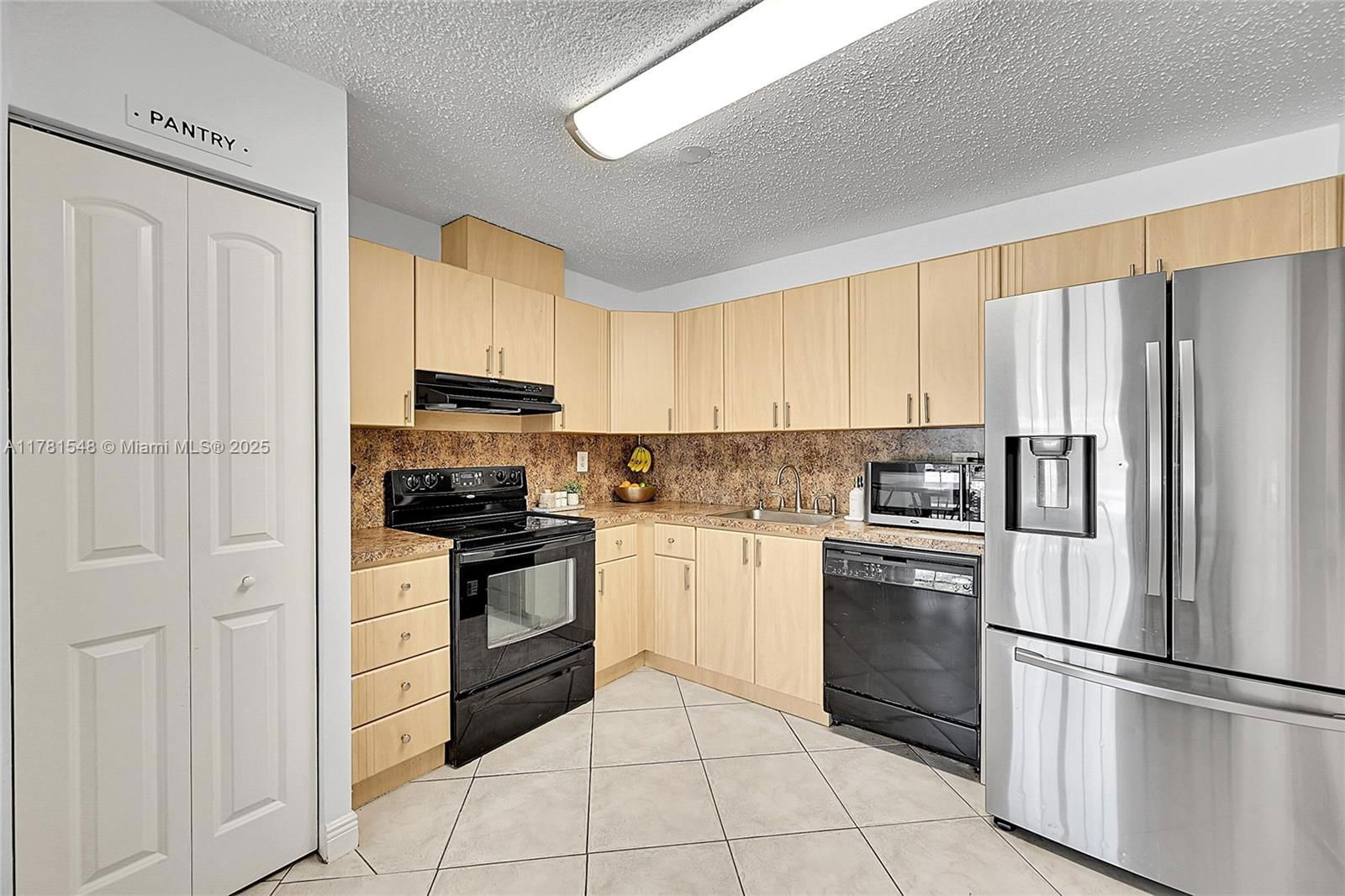 Real estate property located at 3775 Citrus Trce #18, Broward, Isla Merita Homes Ii Cond, Davie, FL