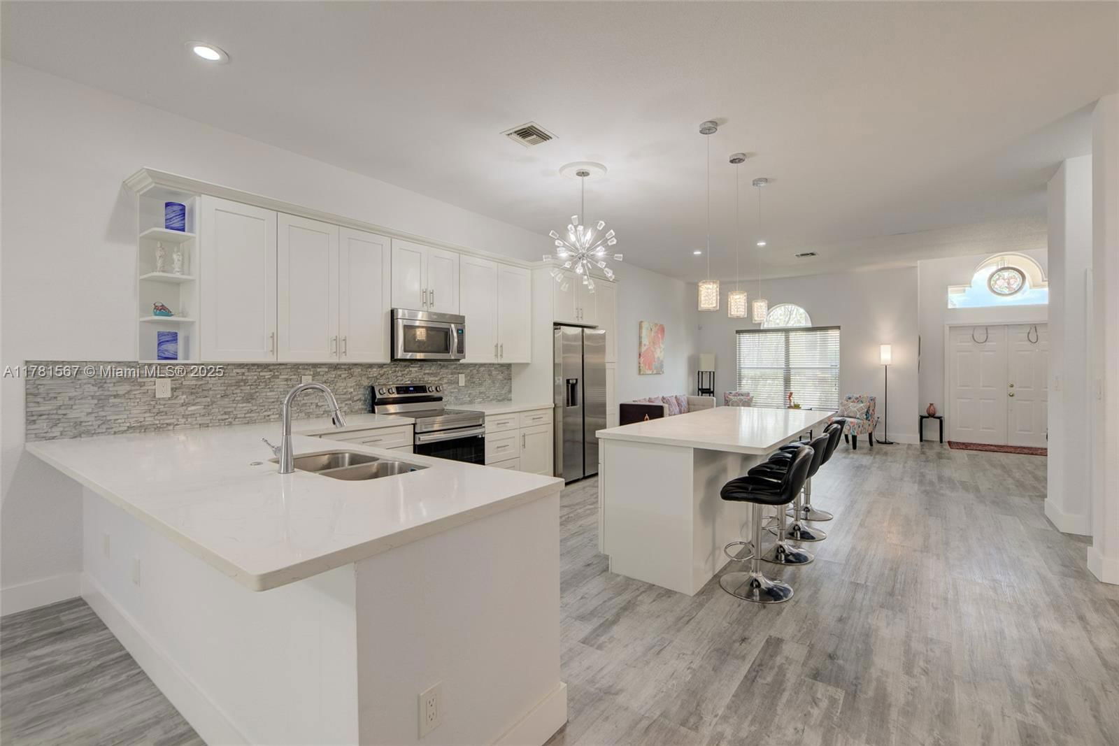 Real estate property located at 1490 159th Ave, Broward, Grove Place, Pembroke Pines, FL