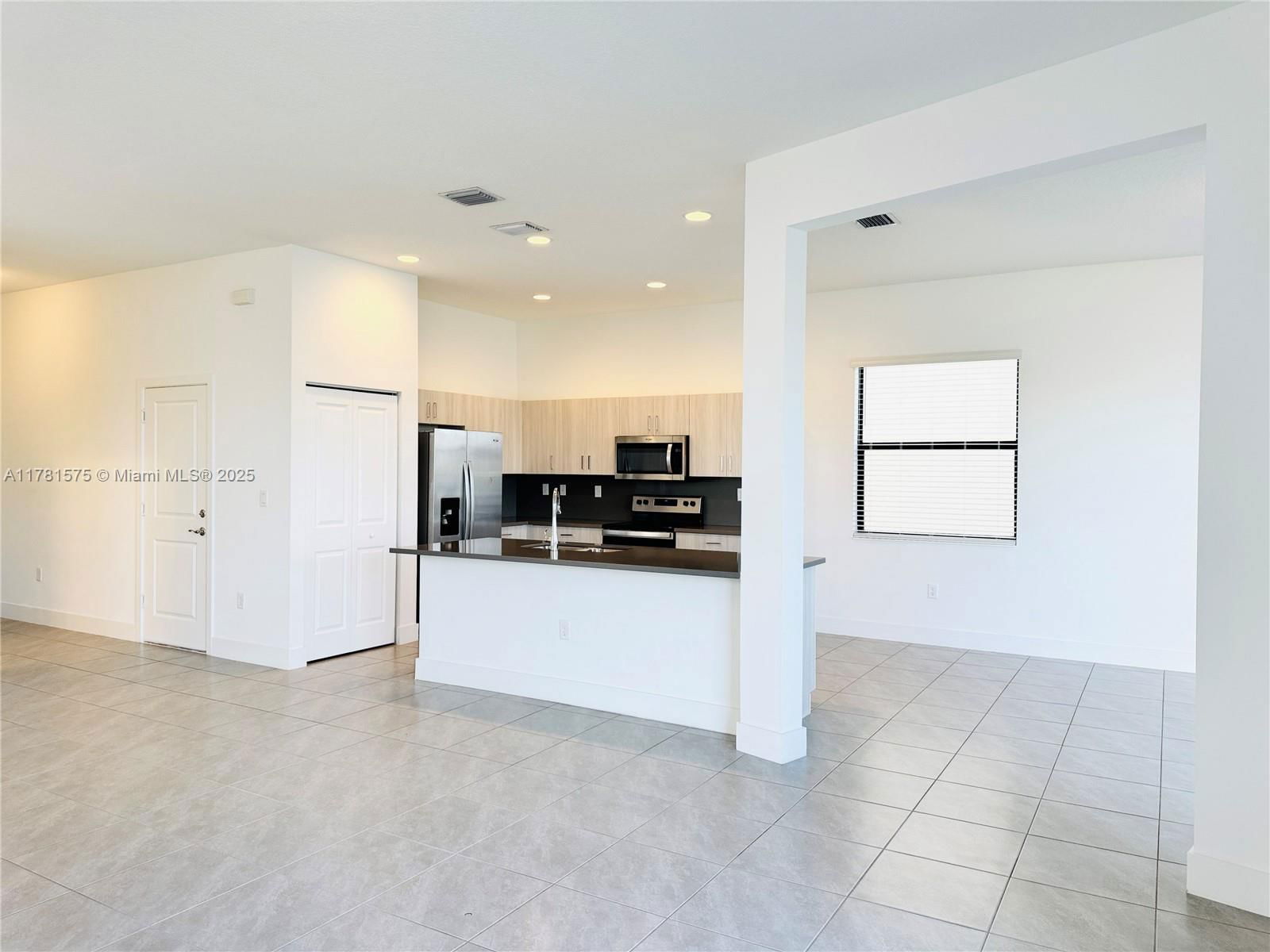 Real estate property located at 5661 CERVA LN, Collier, Silverwood At Ave Maria, Ave Maria, FL