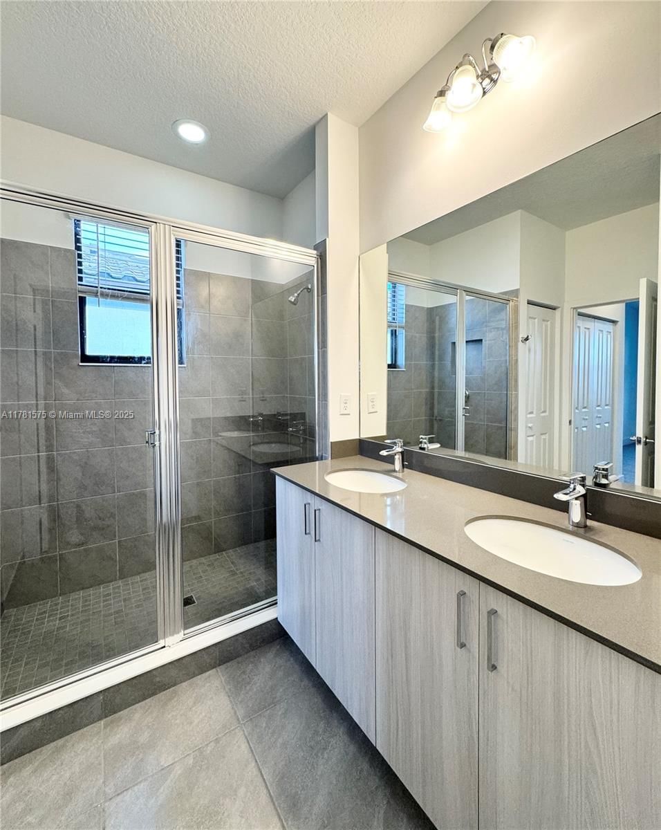 Real estate property located at 5661 CERVA LN, Collier, Silverwood At Ave Maria, Ave Maria, FL