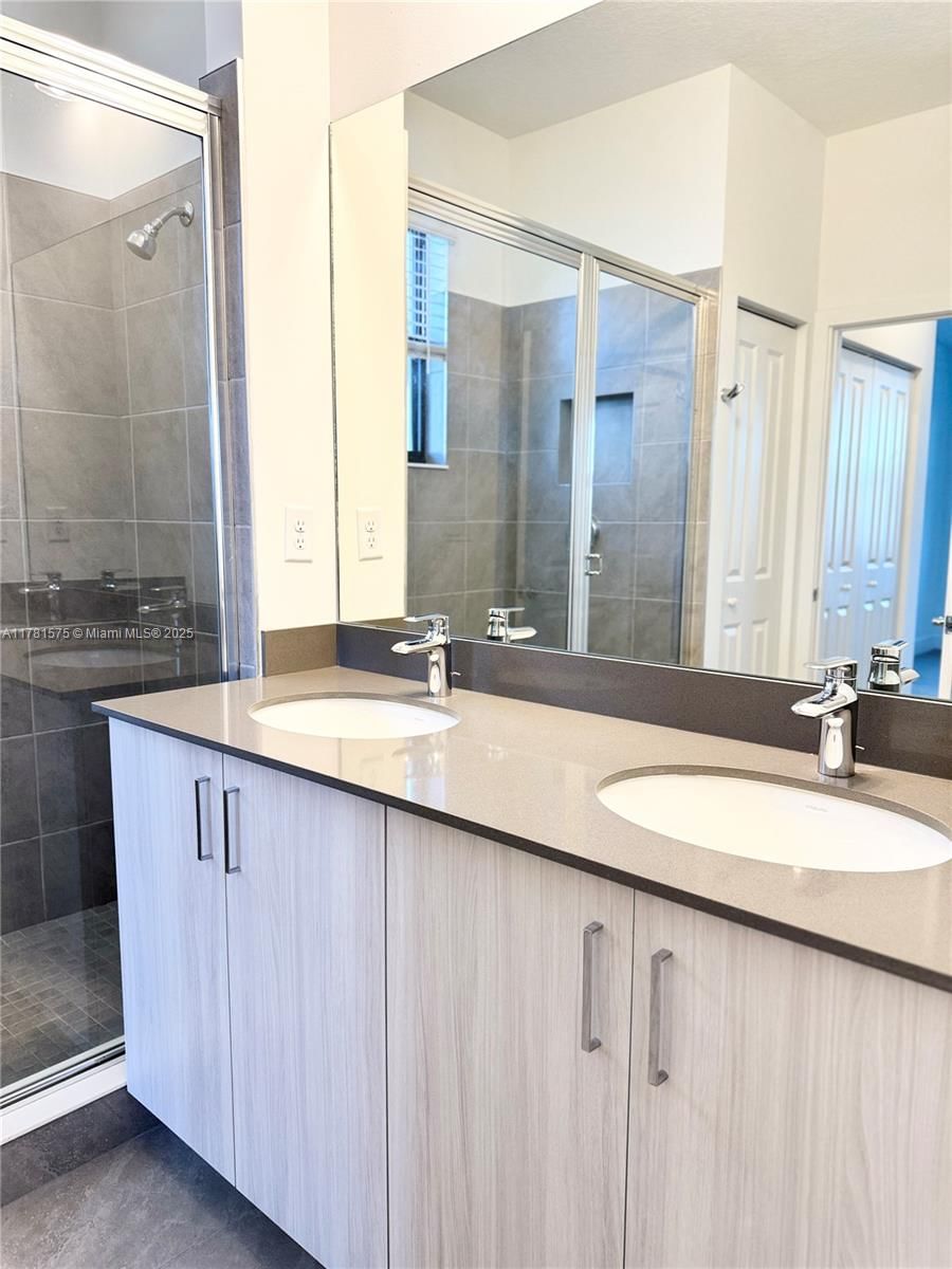 Real estate property located at 5661 CERVA LN, Collier, Silverwood At Ave Maria, Ave Maria, FL