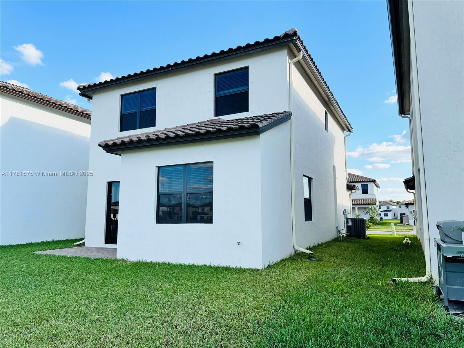 Real estate property located at 5661 CERVA LN, Collier, Silverwood At Ave Maria, Ave Maria, FL
