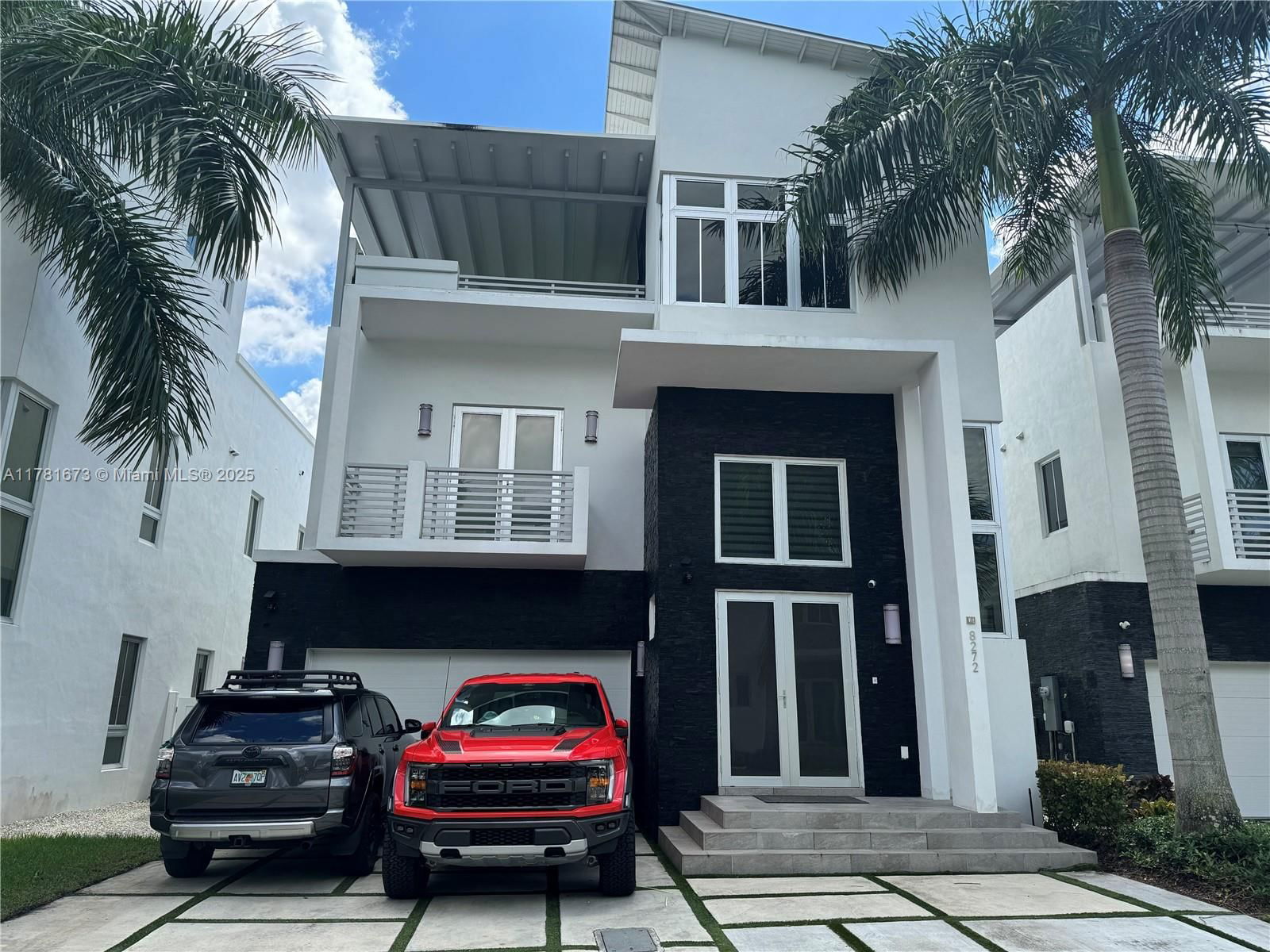 Real estate property located at 8272 33rd Ter, Miami-dade, Oasis Park Square At Dora, Doral, FL