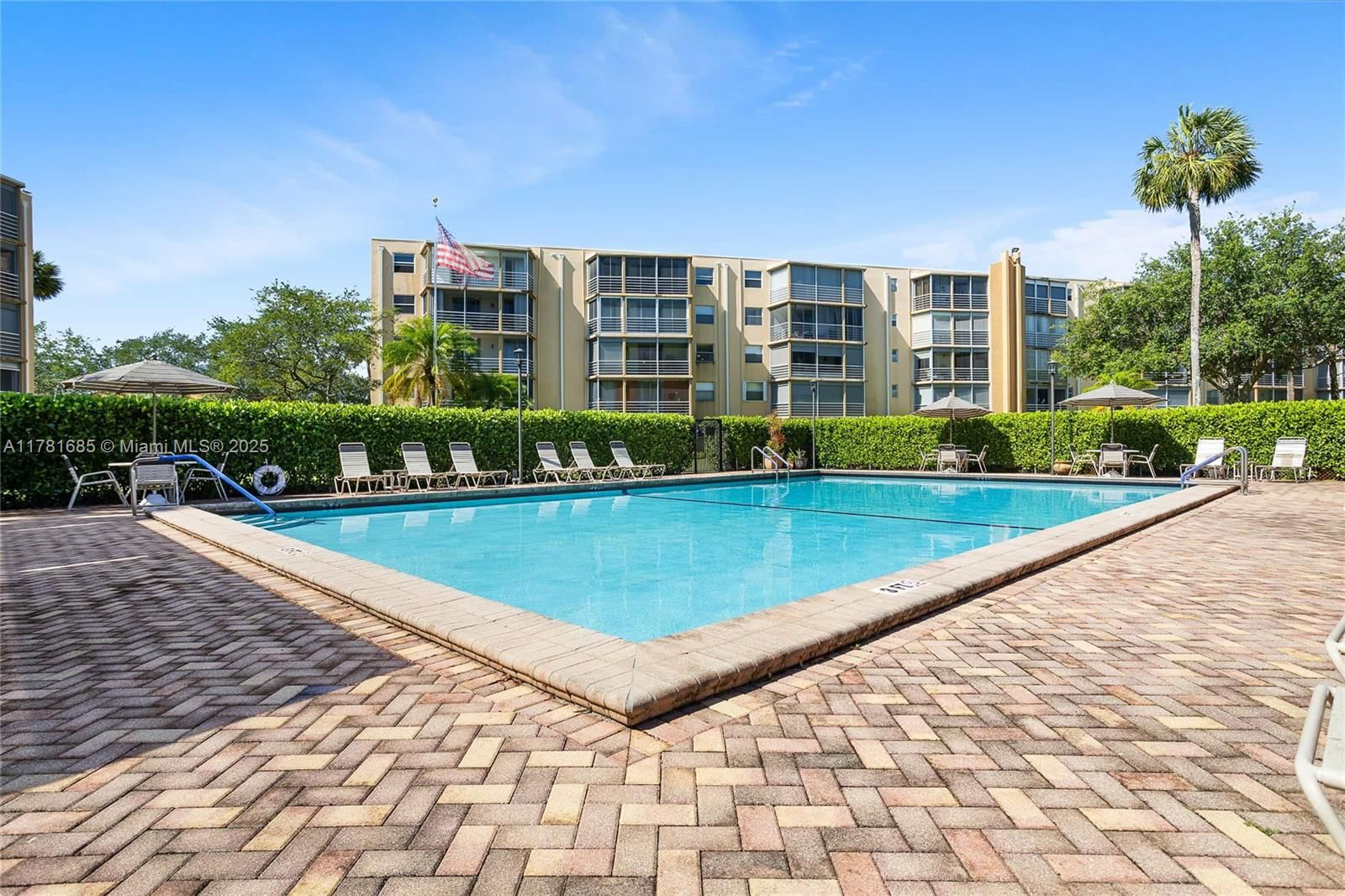 Real estate property located at 5201 2nd Ave #412, Palm Beach, Boca Teeca 7 Condo, Boca Raton, FL