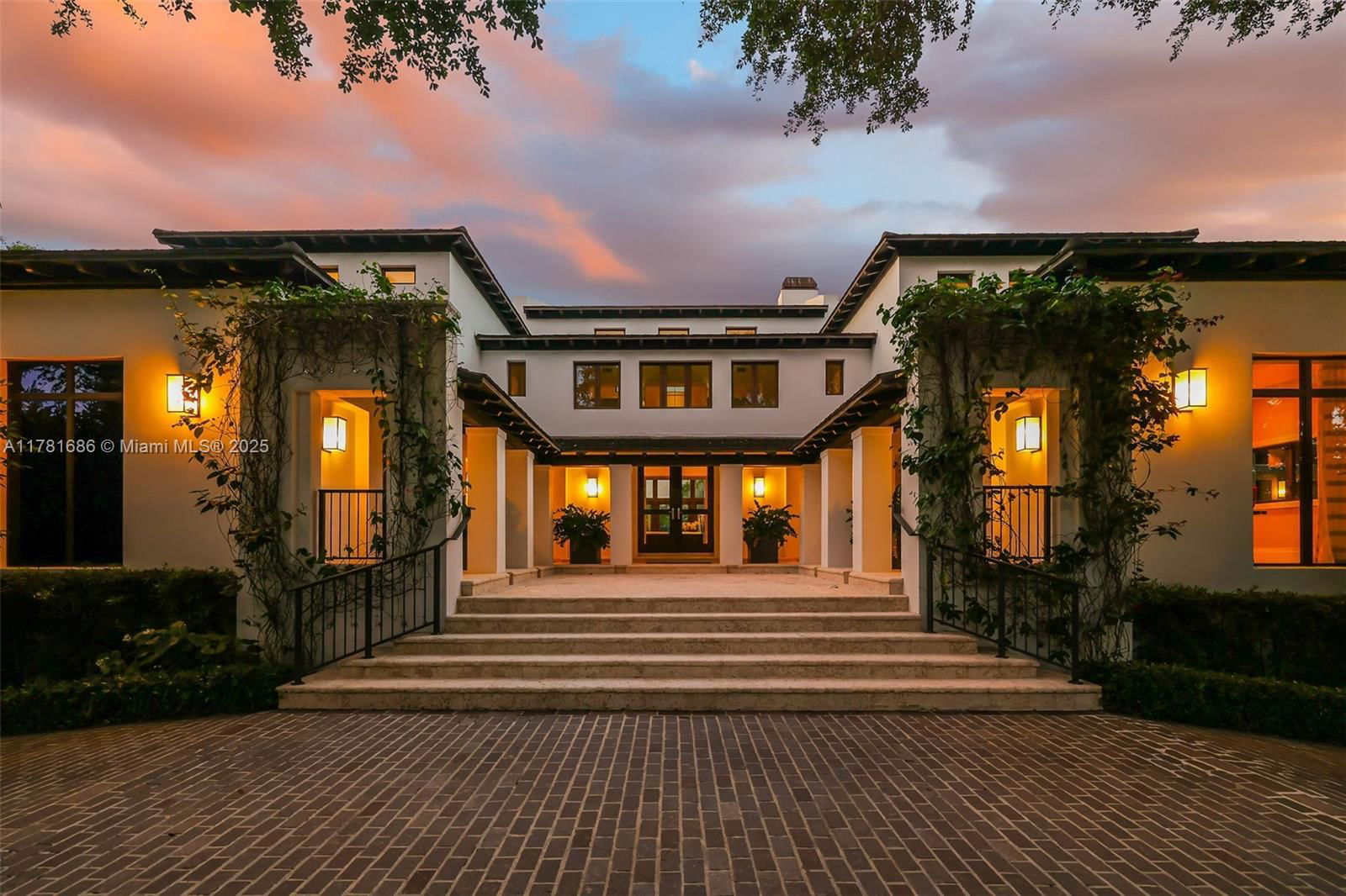 Real estate property located at 555 Arvida Pkwy, Miami-dade, Gables Estates No 3, Coral Gables, FL
