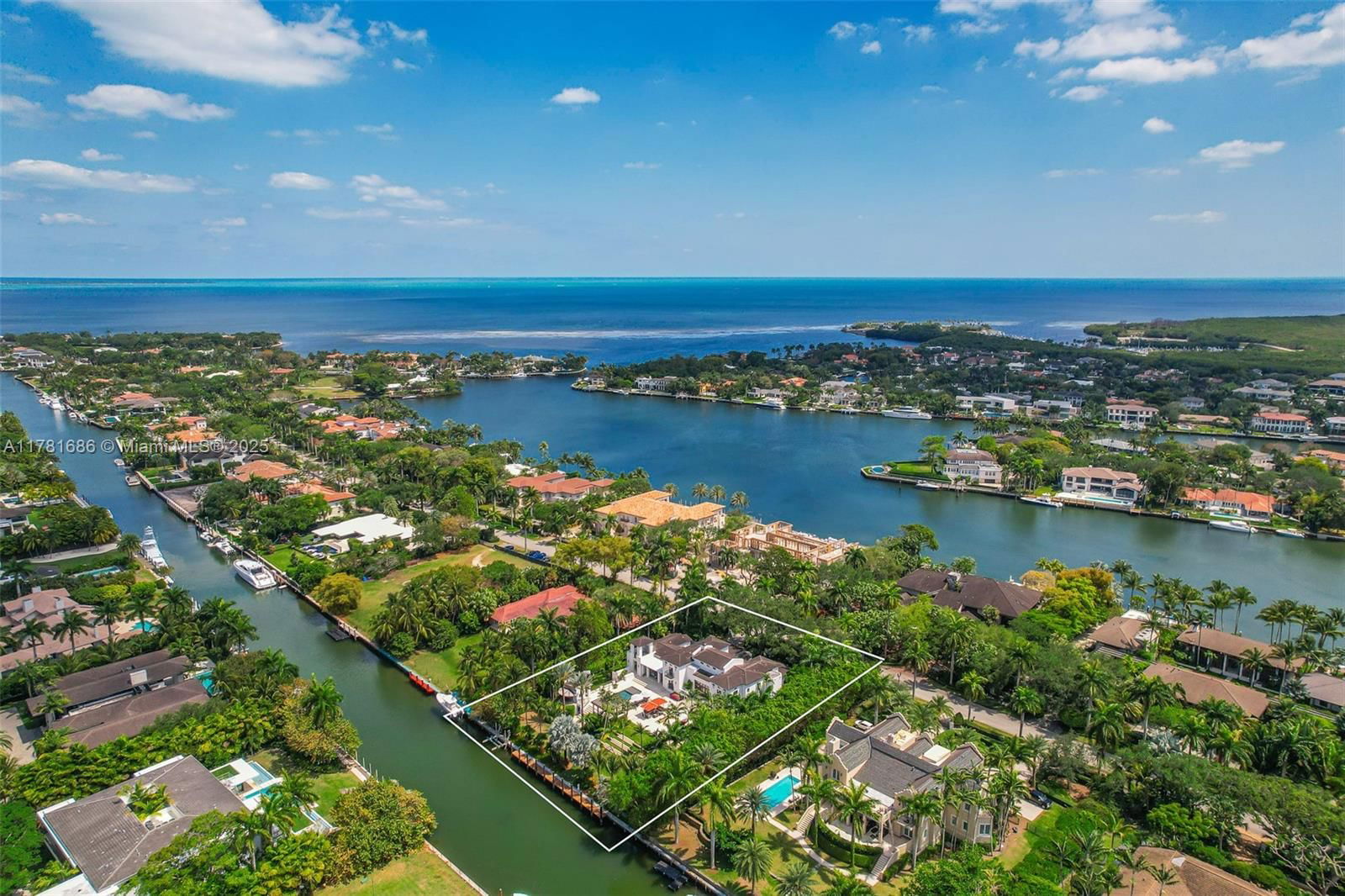 Real estate property located at 555 Arvida Pkwy, Miami-dade, Gables Estates No 3, Coral Gables, FL