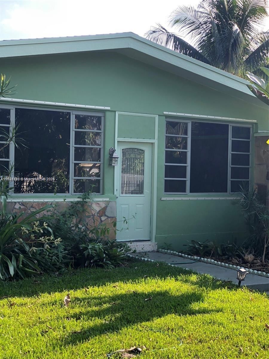 Real estate property located at 524 160th Ter, Miami-dade, Fulford Highlands 3 Addn, Miami, FL