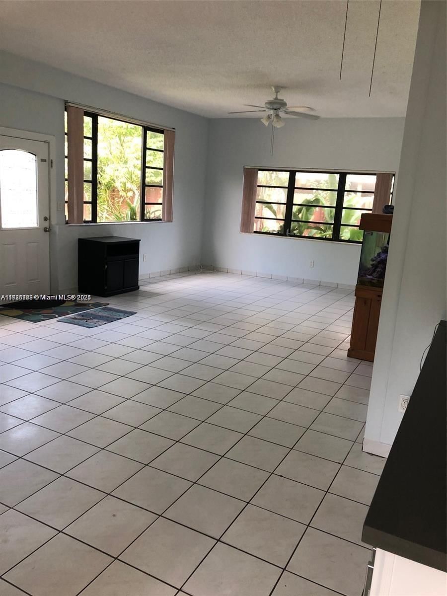Real estate property located at 524 160th Ter, Miami-dade, Fulford Highlands 3 Addn, Miami, FL