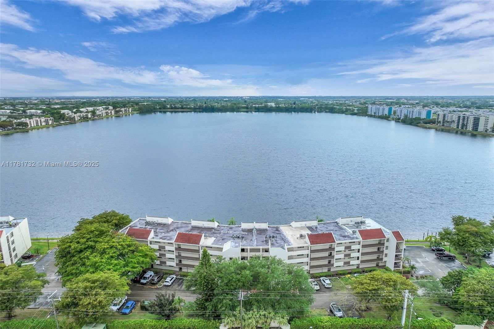 Real estate property located at 110 Lake Emerald Dr #404, Broward, Lake Emerald Condominium, Oakland Park, FL