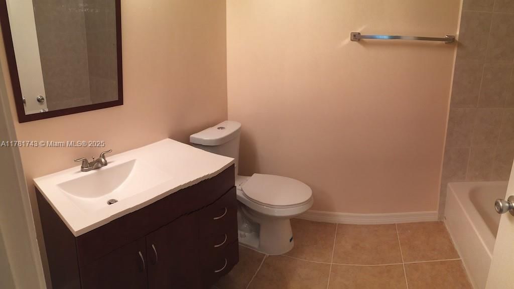 Real estate property located at 3204 Coral Lake Dr #3204, Broward, Crescent Cove Condo, Coral Springs, FL