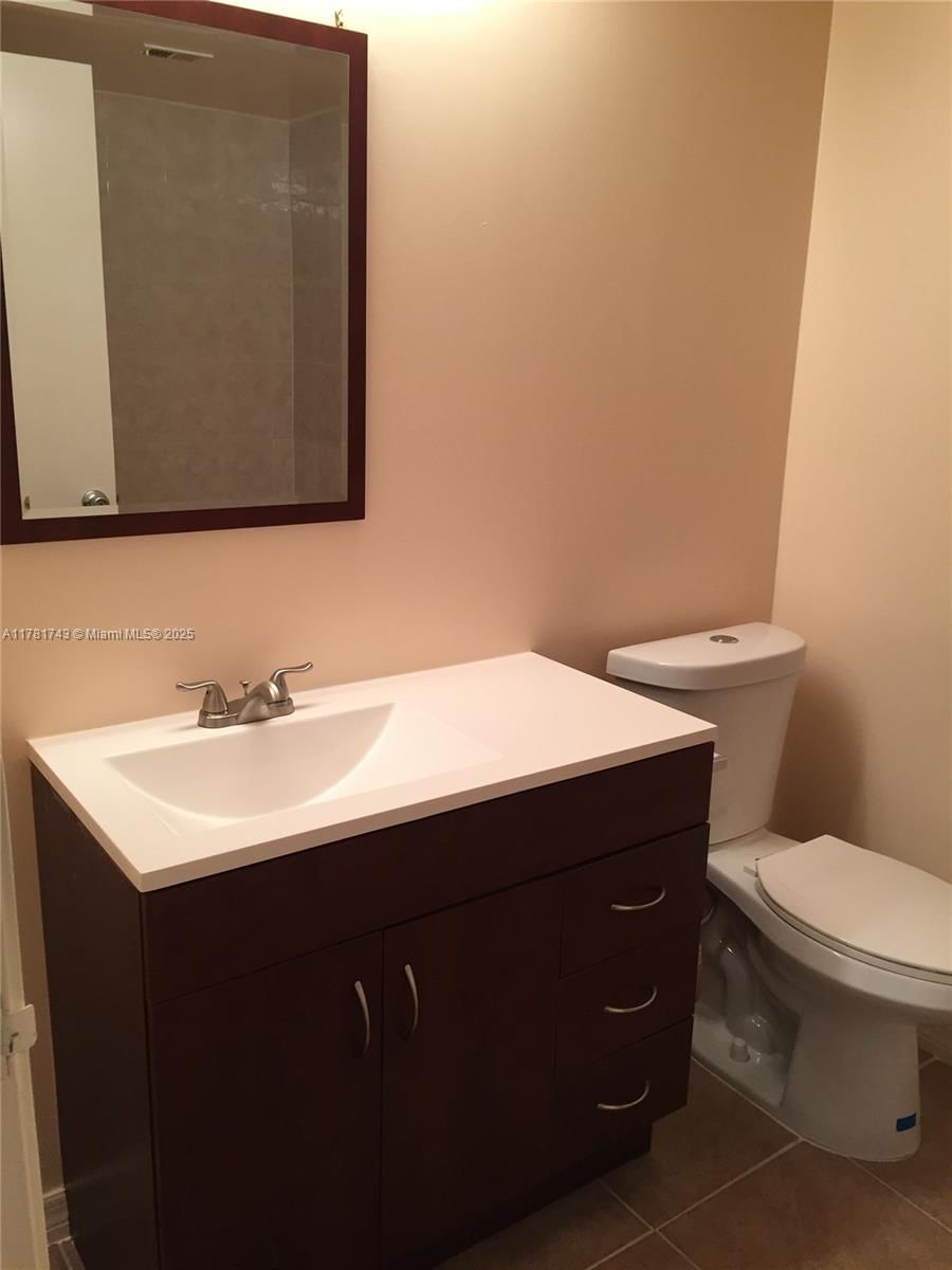 Real estate property located at 3204 Coral Lake Dr #3204, Broward, Crescent Cove Condo, Coral Springs, FL