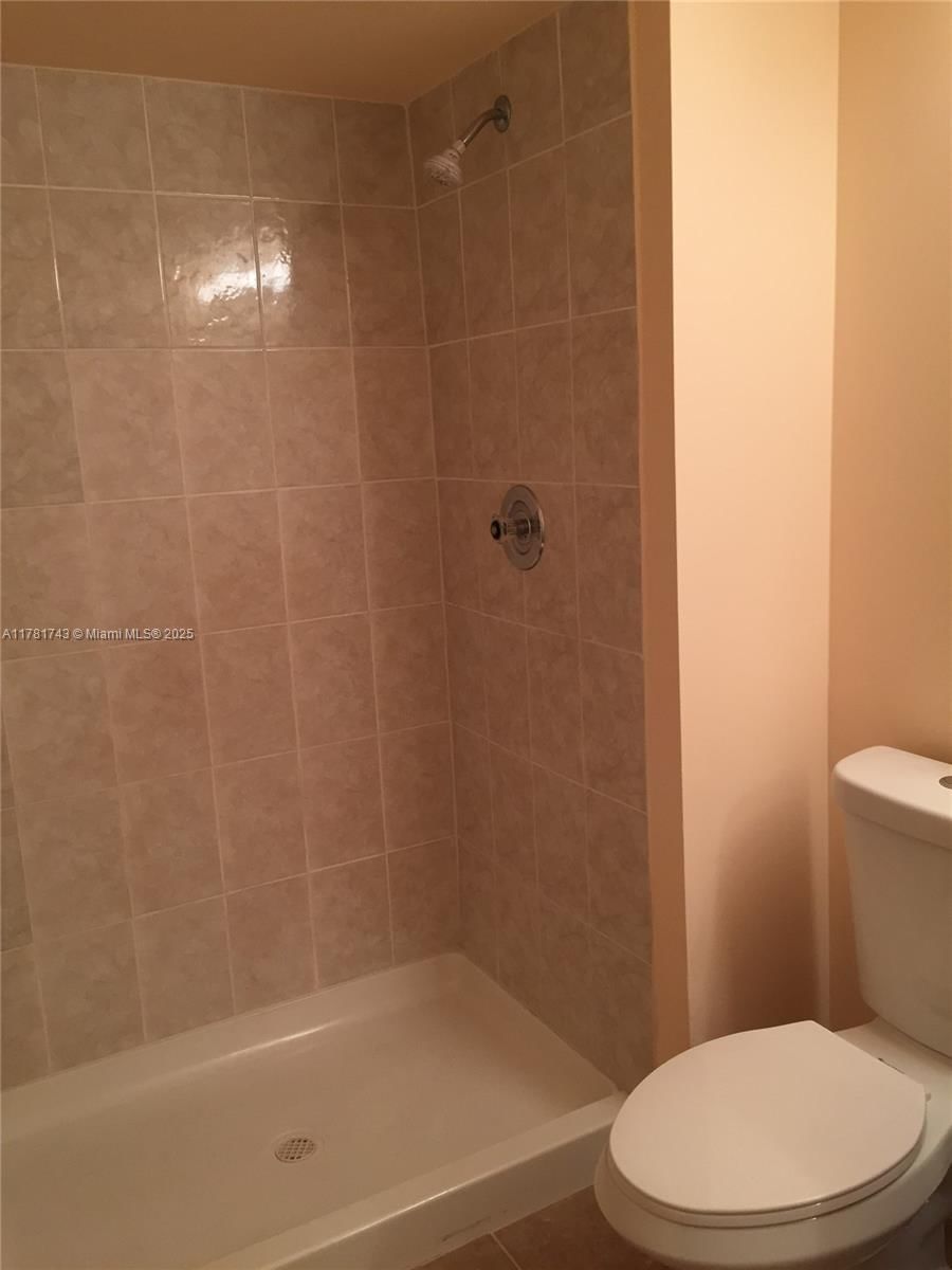 Real estate property located at 3204 Coral Lake Dr #3204, Broward, Crescent Cove Condo, Coral Springs, FL