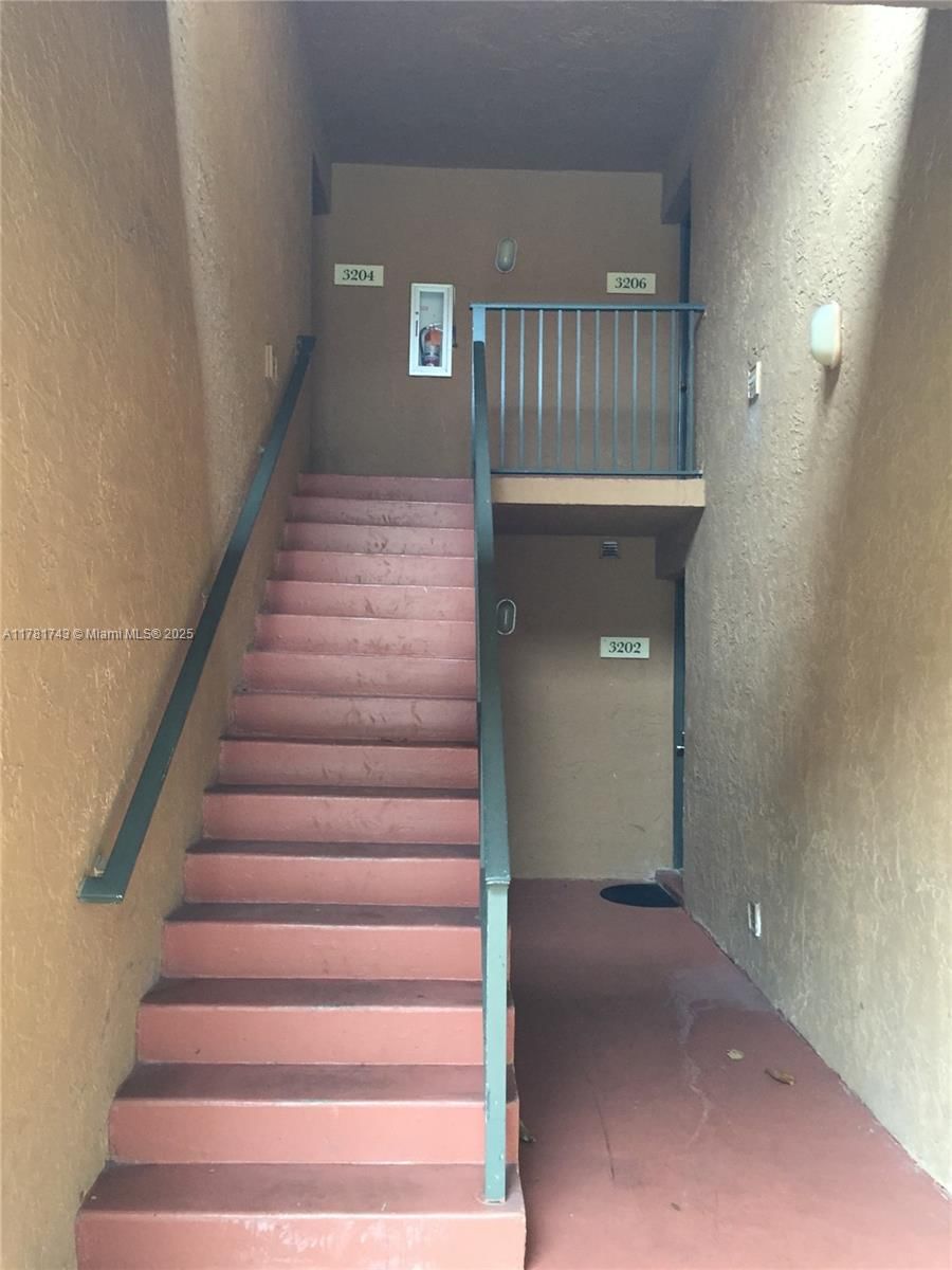Real estate property located at 3204 Coral Lake Dr #3204, Broward, Crescent Cove Condo, Coral Springs, FL