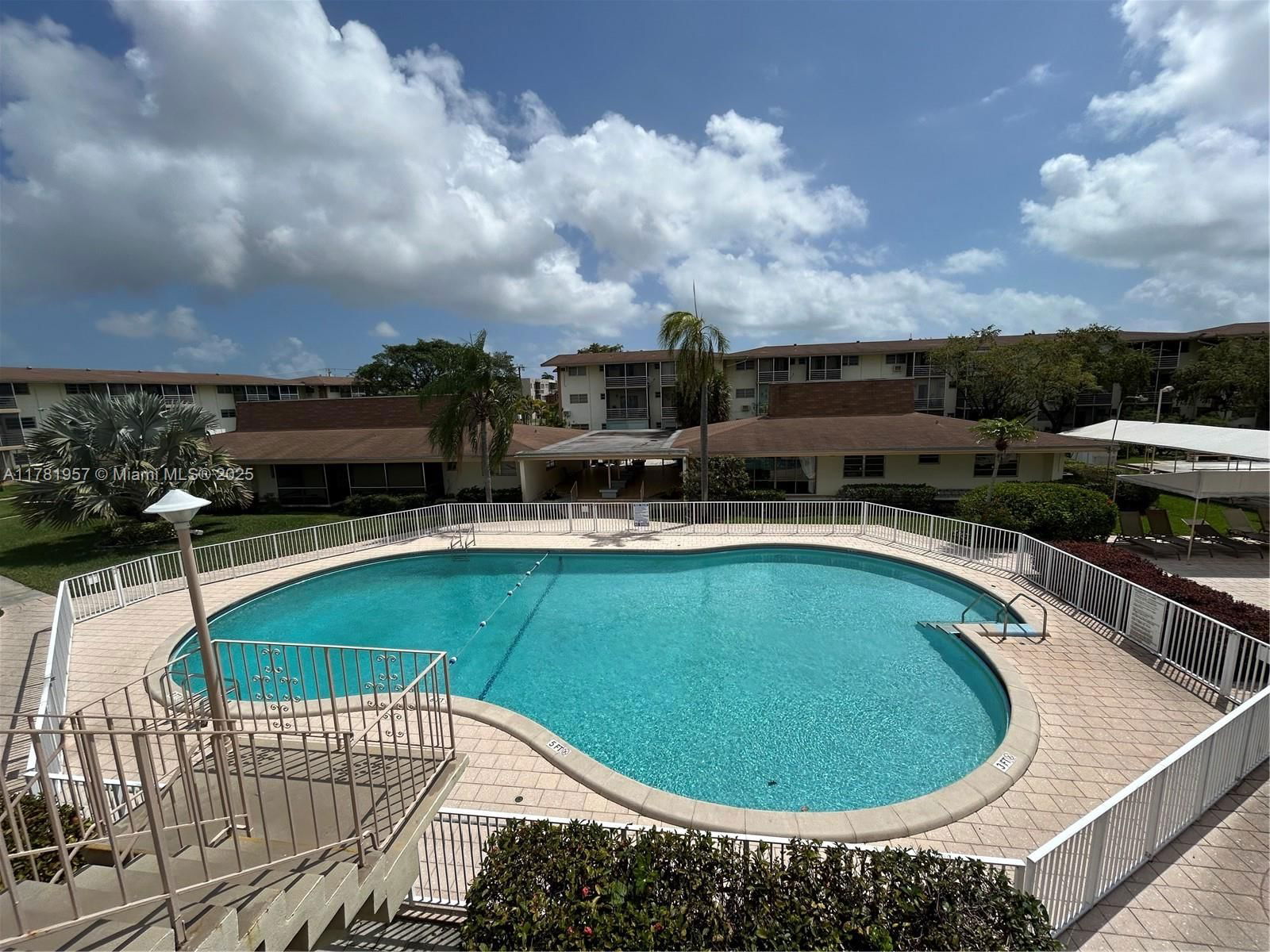 Real estate property located at 1355 167th St #307, Miami-dade, Mar-len Gardens No 9 Corp, Miami, FL