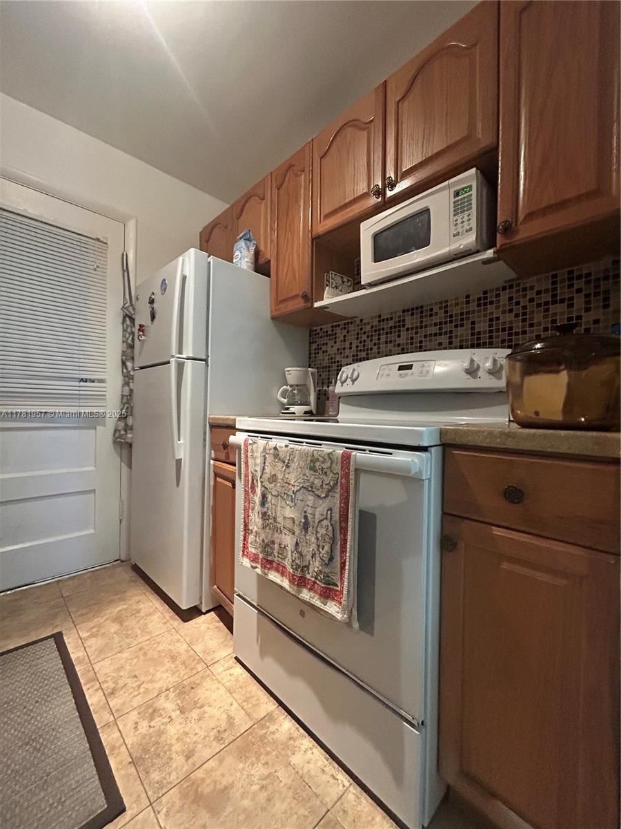 Real estate property located at 1355 167th St #307, Miami-dade, Mar-len Gardens No 9 Corp, Miami, FL