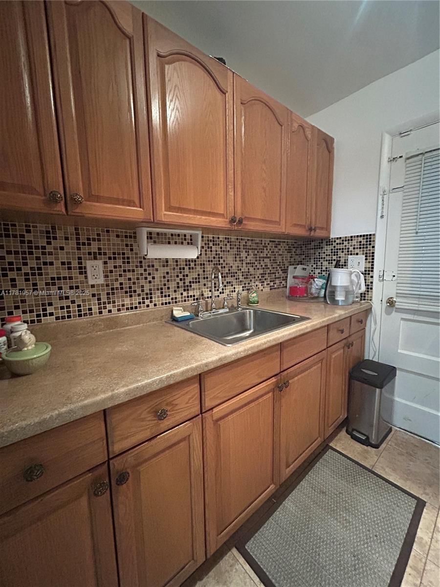 Real estate property located at 1355 167th St #307, Miami-dade, Mar-len Gardens No 9 Corp, Miami, FL