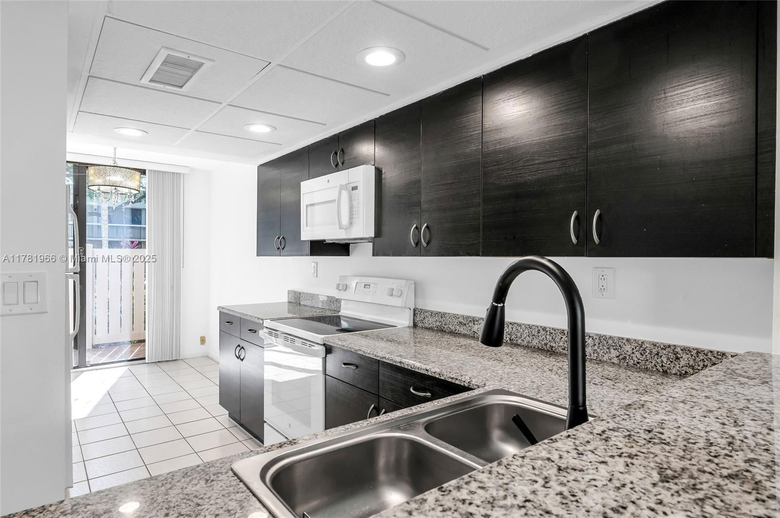 Real estate property located at 2821 87th Ave #808, Broward, Harvest Section Four Cond, Davie, FL