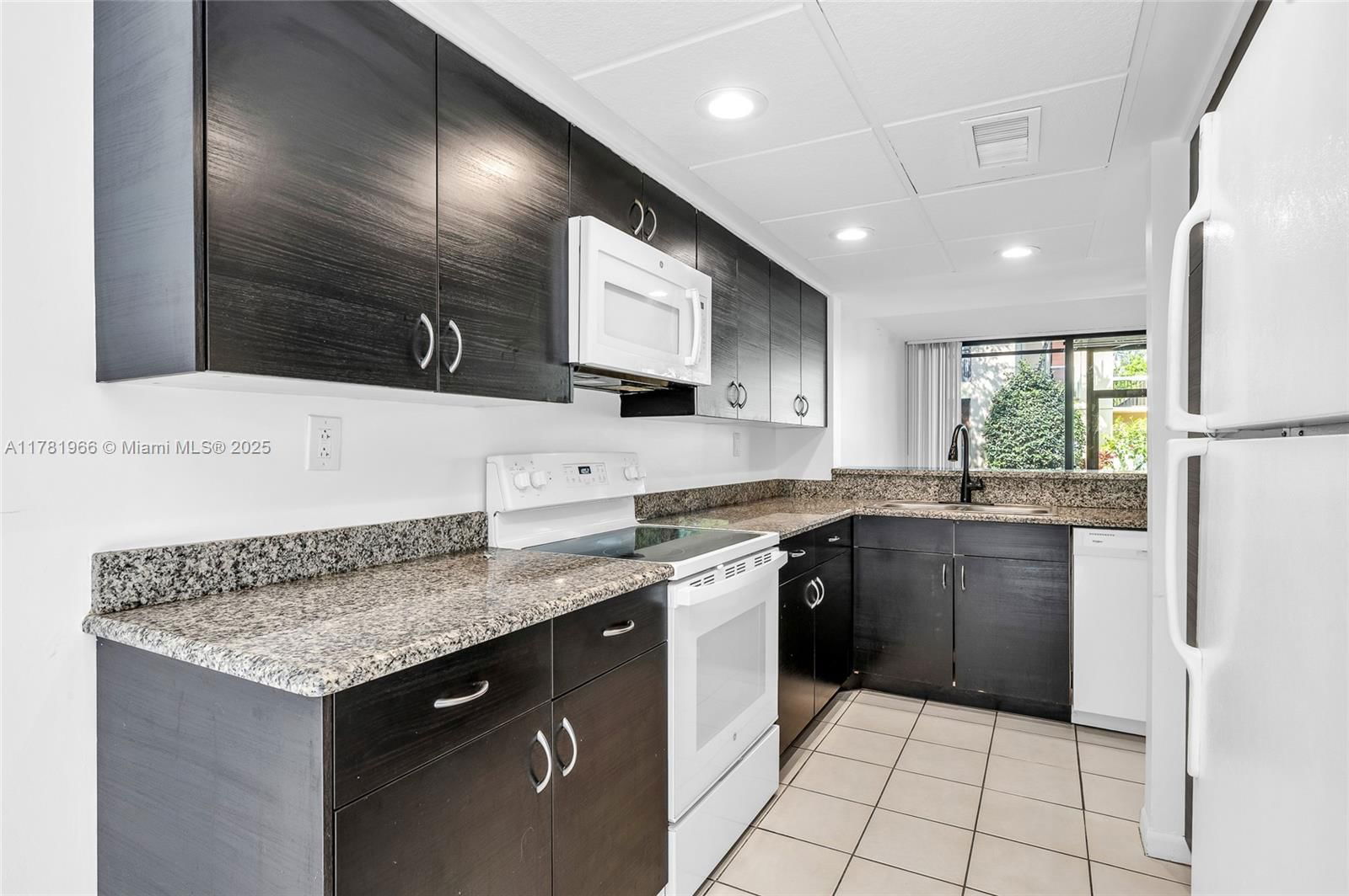 Real estate property located at 2821 87th Ave #808, Broward, Harvest Section Four Cond, Davie, FL