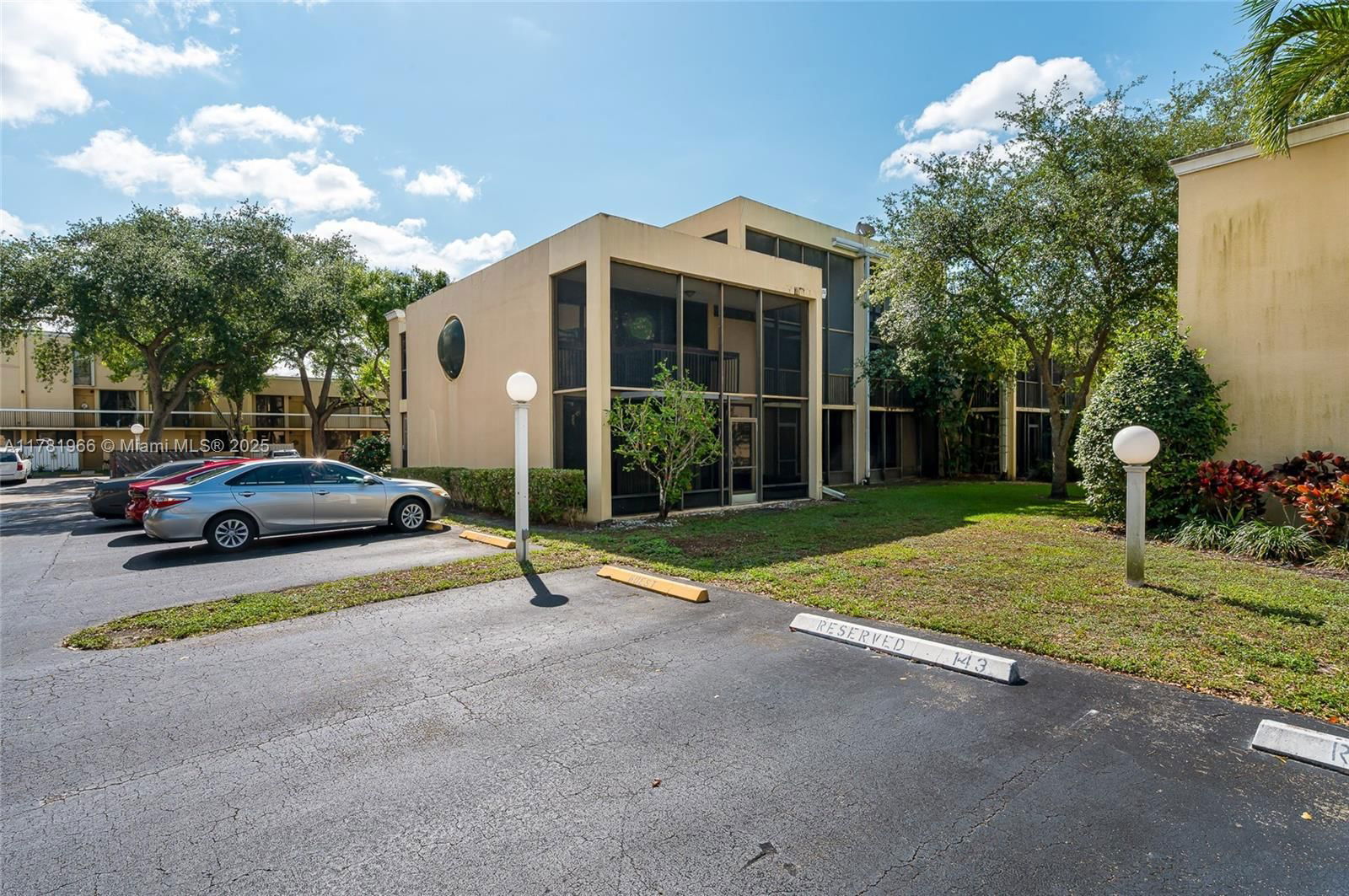 Real estate property located at 2821 87th Ave #808, Broward, Harvest Section Four Cond, Davie, FL