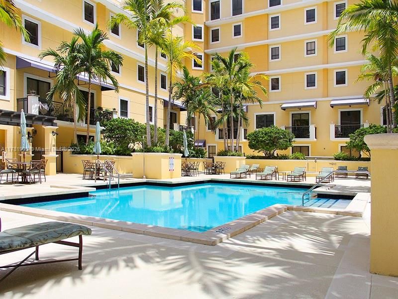 Real estate property located at 8390 72nd Ave #517, Miami-dade, Colonnade At Dadeland Se, Miami, FL