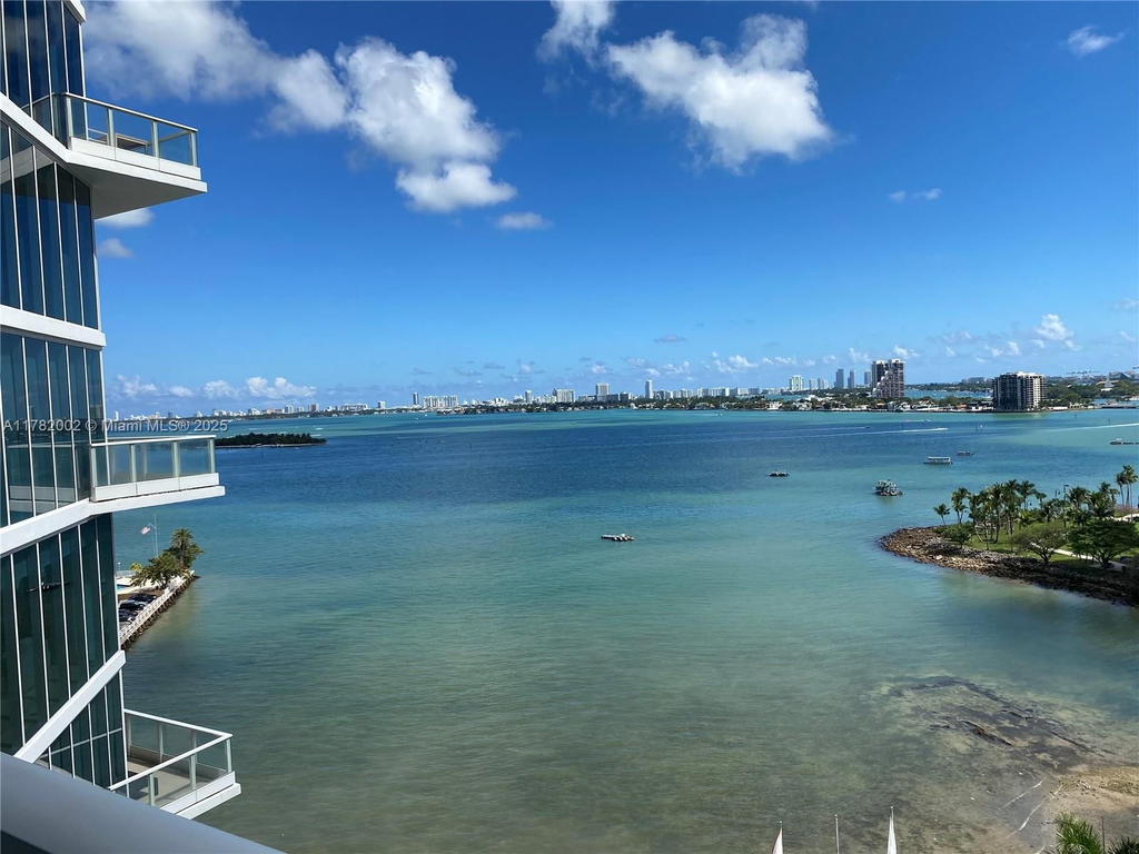 Real estate property located at 2020 Bayshore Dr #1203, Miami-dade, Paramount Bay Condo, Miami, FL