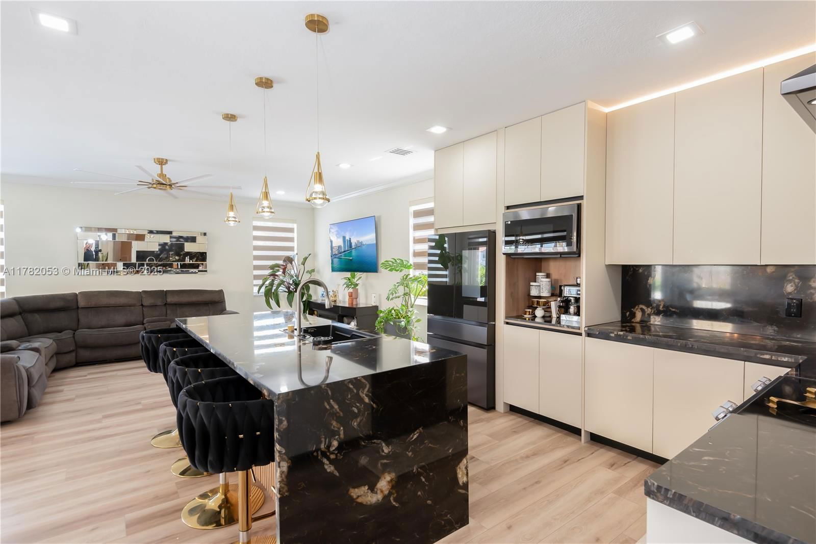 Real estate property located at 7803 111th Ct, Miami-dade, Islands At Doral 1st Addn, Doral, FL