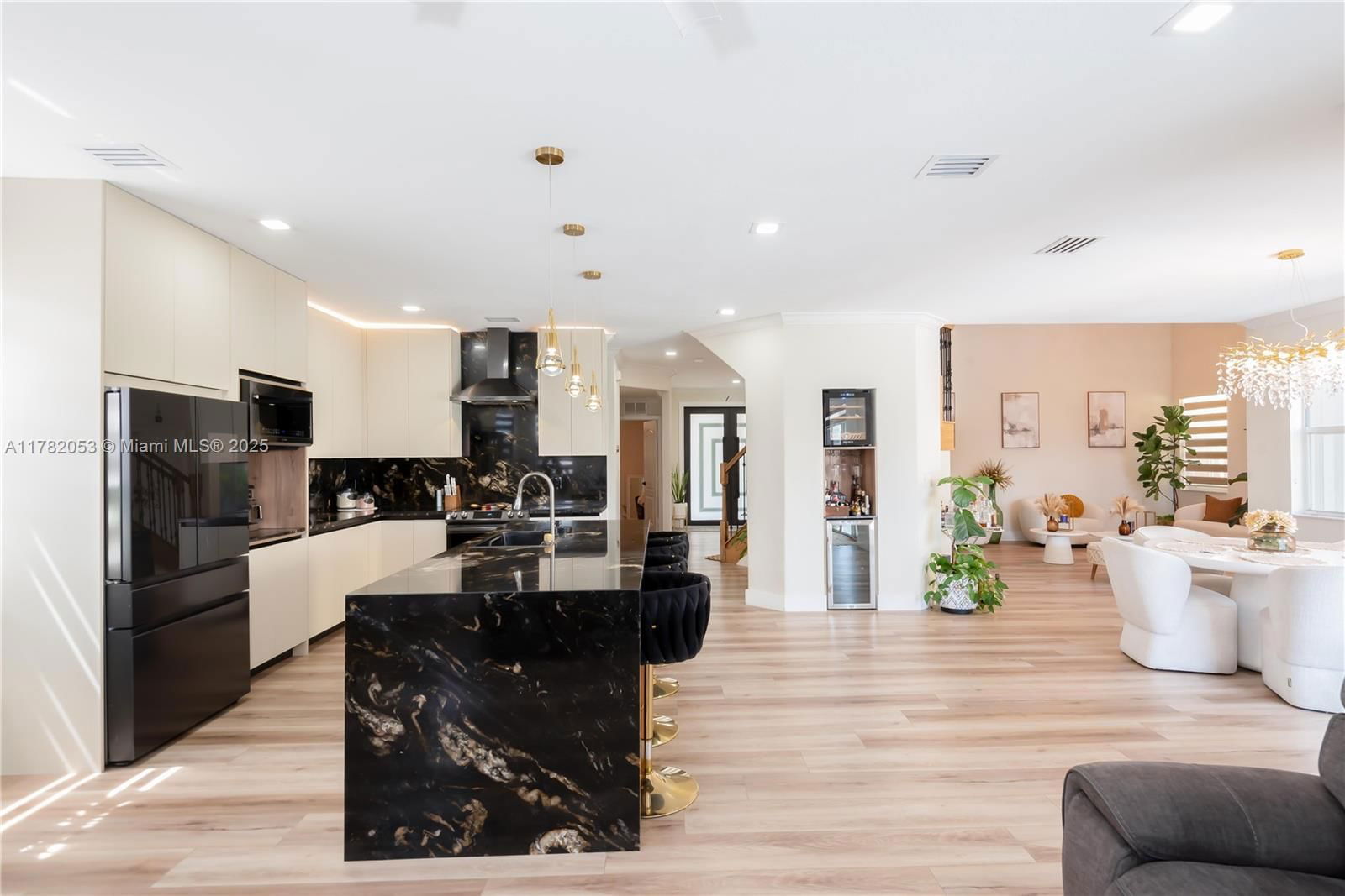 Real estate property located at 7803 111th Ct, Miami-dade, Islands At Doral 1st Addn, Doral, FL