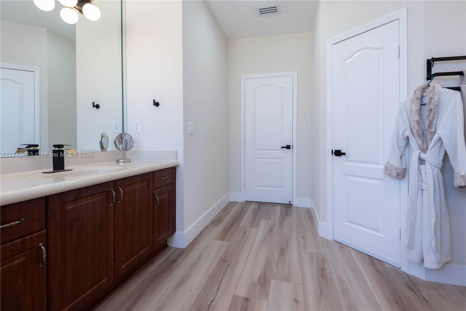 Real estate property located at 7803 111th Ct, Miami-dade, Islands At Doral 1st Addn, Doral, FL