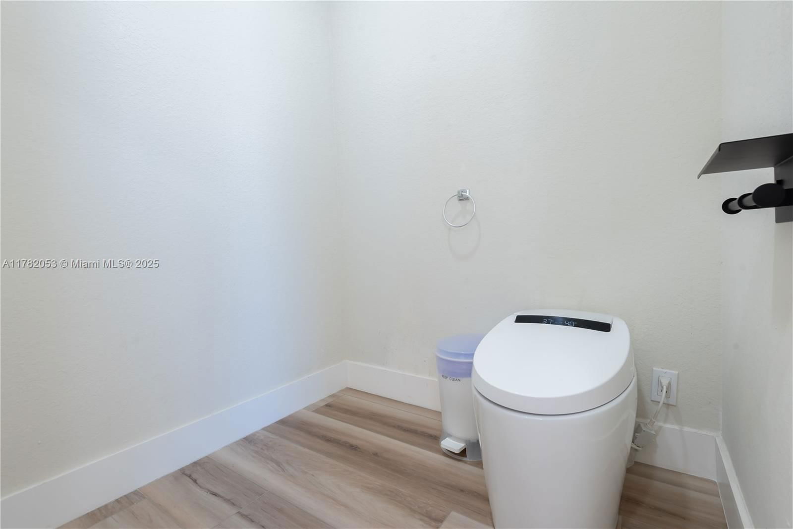 Real estate property located at 7803 111th Ct, Miami-dade, Islands At Doral 1st Addn, Doral, FL