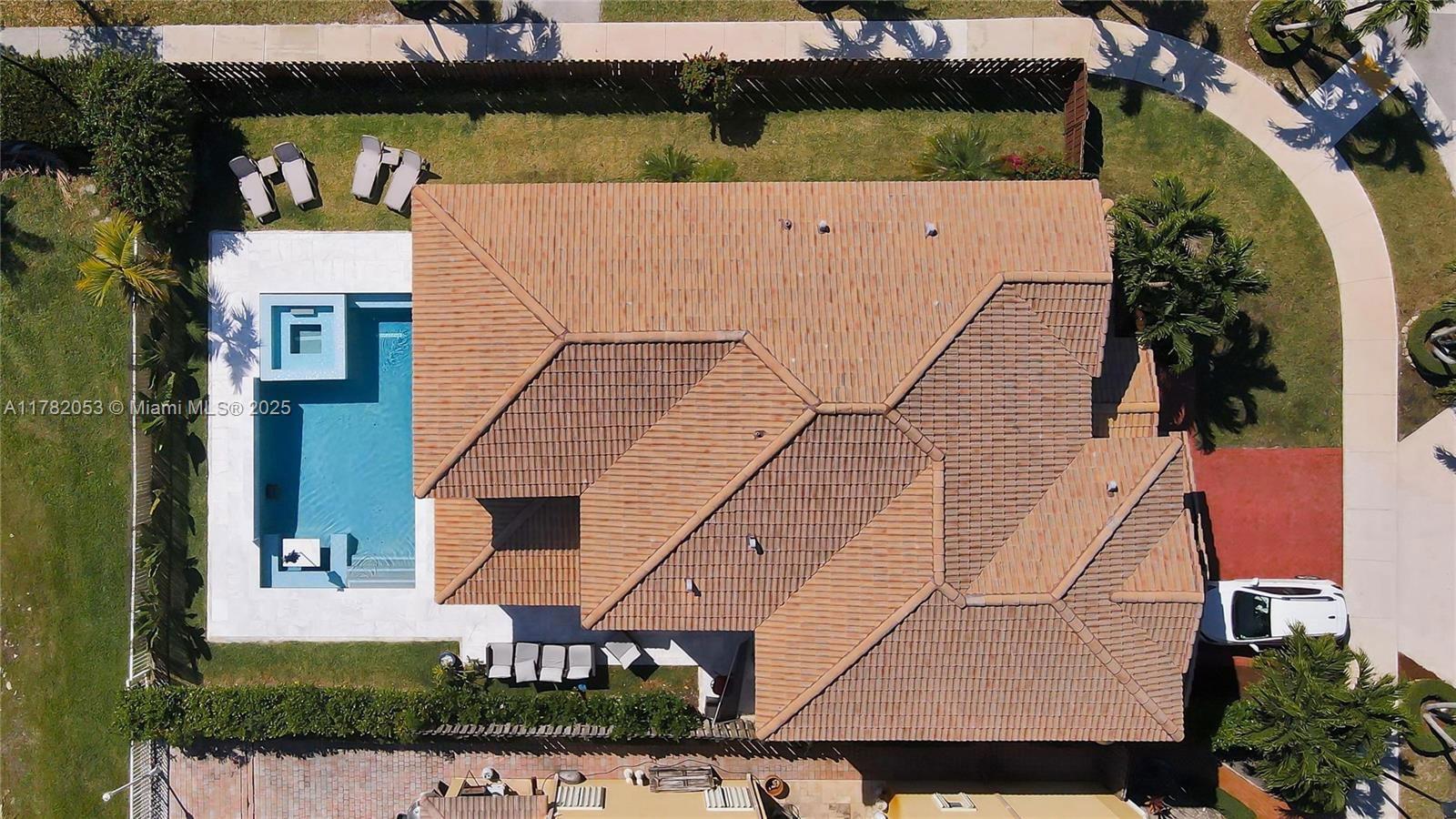 Real estate property located at 7803 111th Ct, Miami-dade, Islands At Doral 1st Addn, Doral, FL