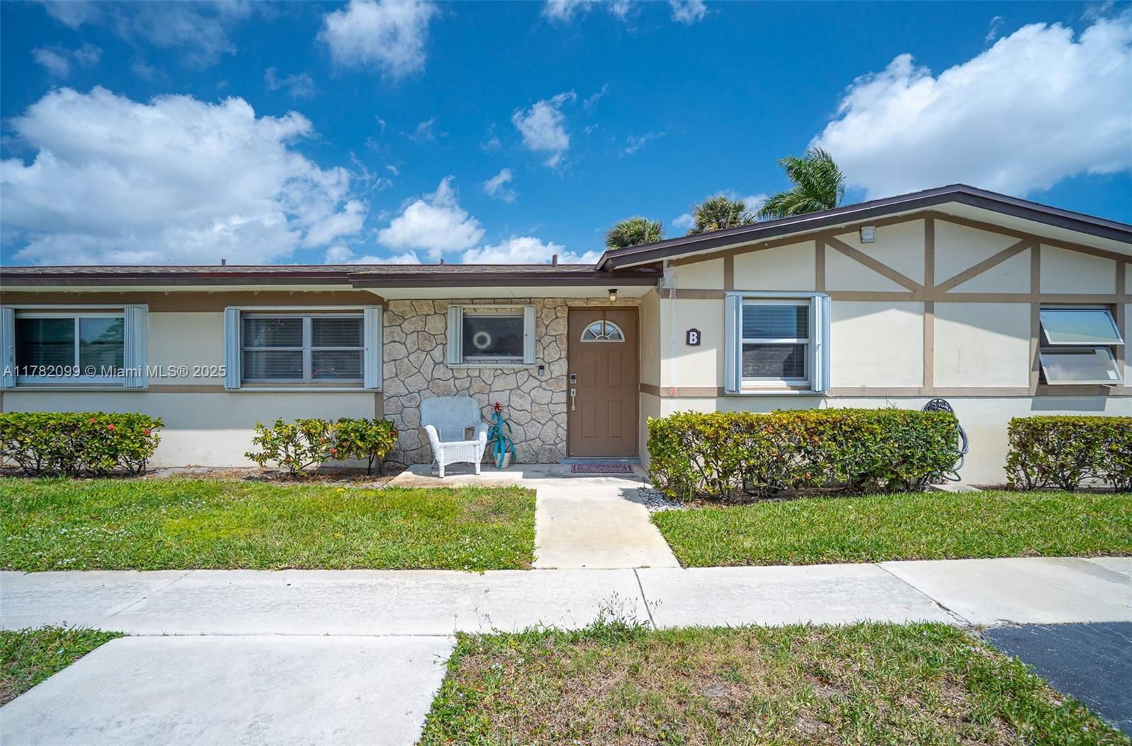 Real estate property located at 2769 Ashley Dr W B, Palm Beach, Cresthaven Villas 3 Condo, West Palm Beach, FL