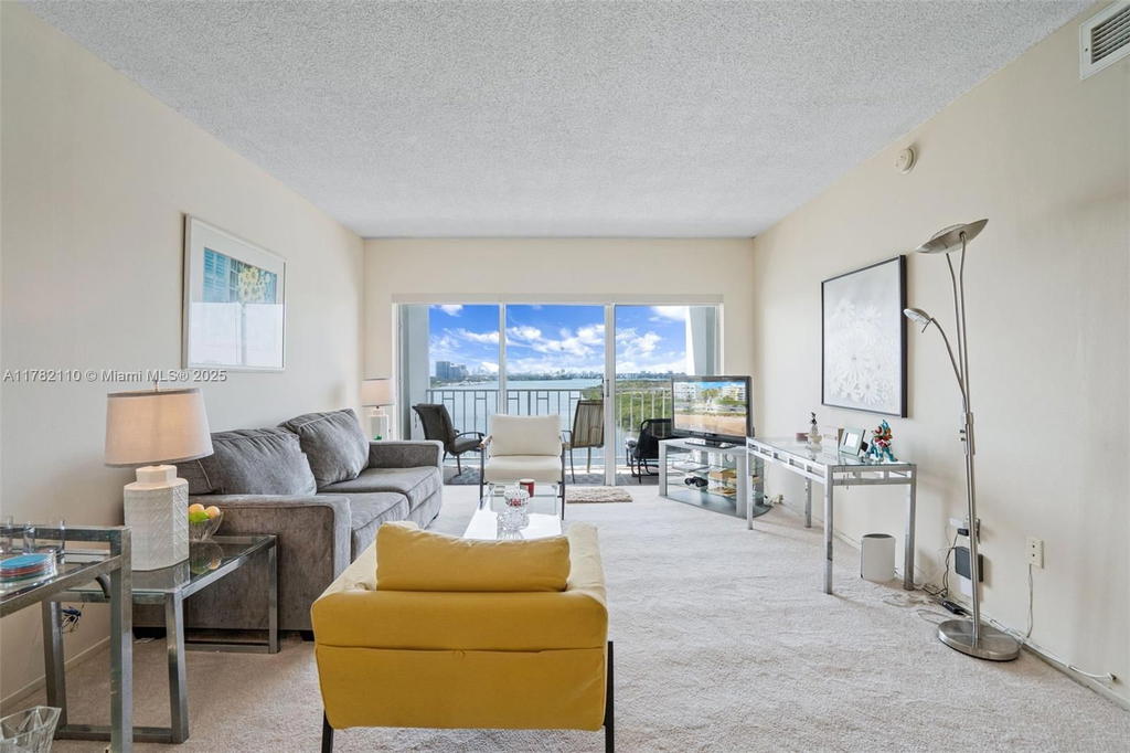 Real estate property located at 500 Bayview Dr #1418, Miami-dade, Arlen House West Condo, Sunny Isles Beach, FL