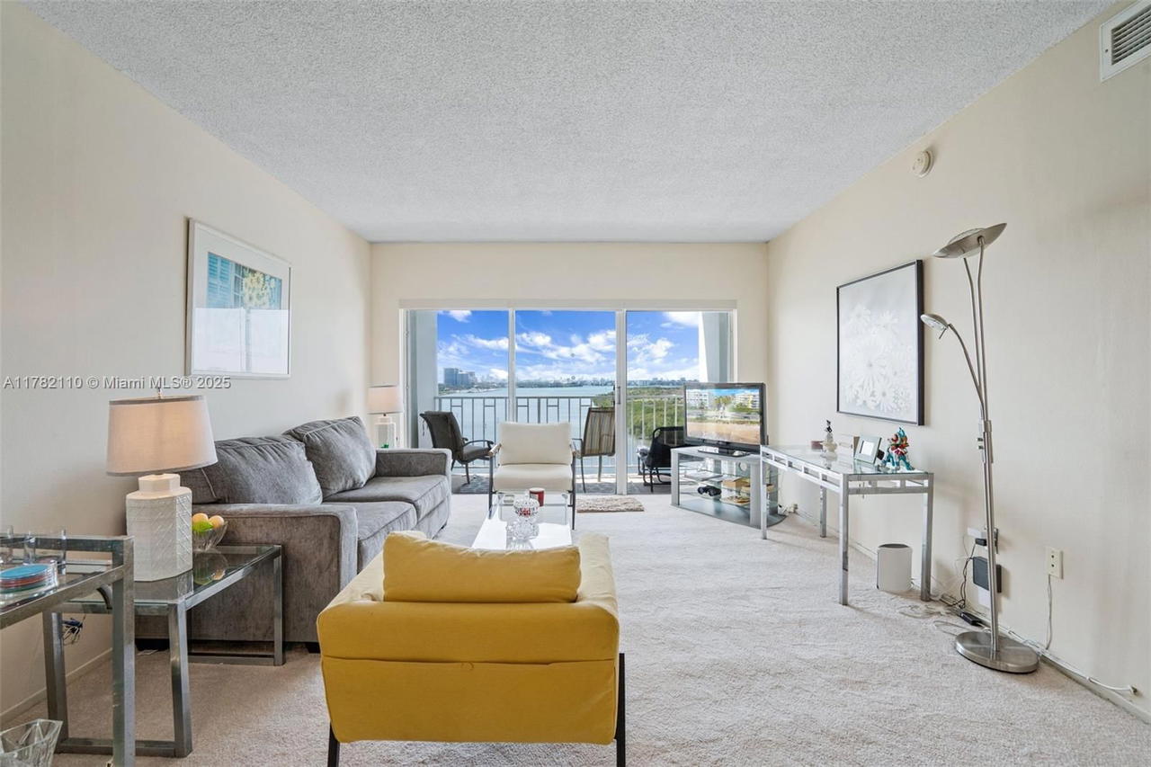 Real estate property located at 500 Bayview Dr #1418, Miami-dade, Arlen House West Condo, Sunny Isles Beach, FL