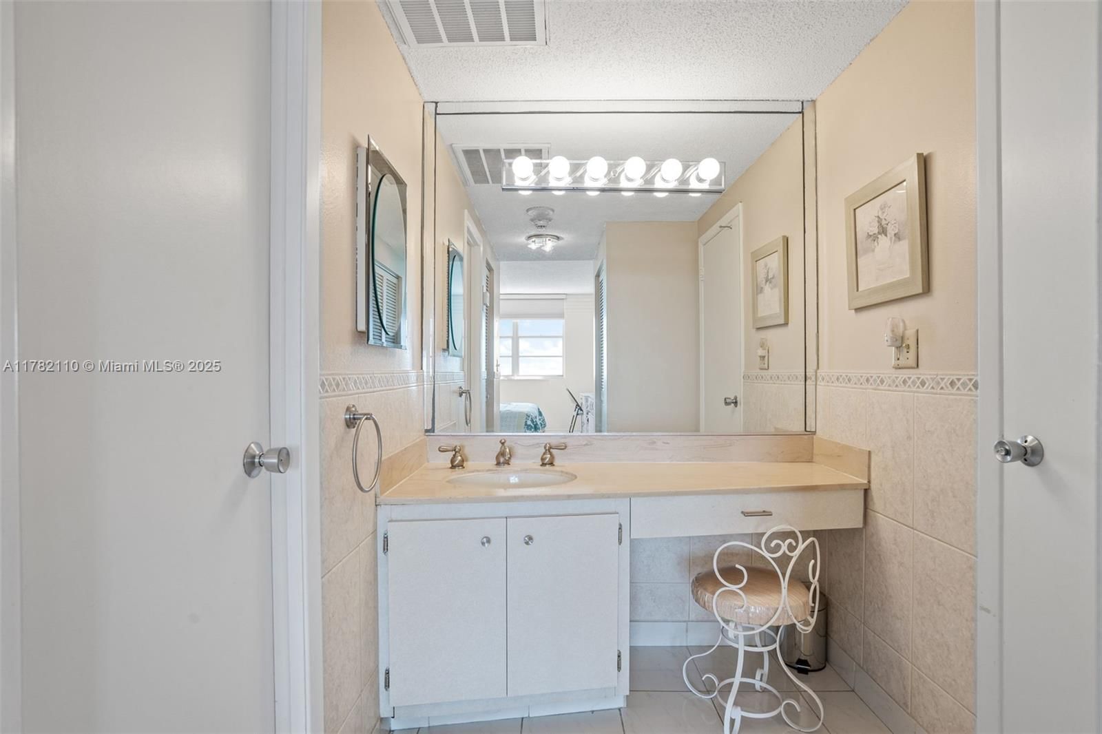 Real estate property located at 500 Bayview Dr #1418, Miami-dade, Arlen House West Condo, Sunny Isles Beach, FL