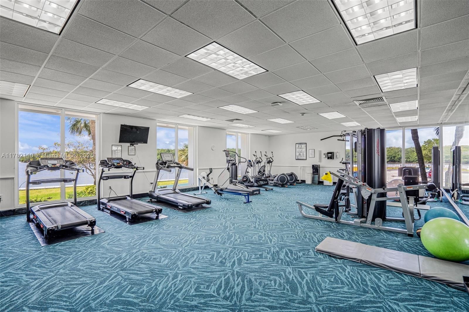 Real estate property located at 500 Bayview Dr #1418, Miami-dade, Arlen House West Condo, Sunny Isles Beach, FL