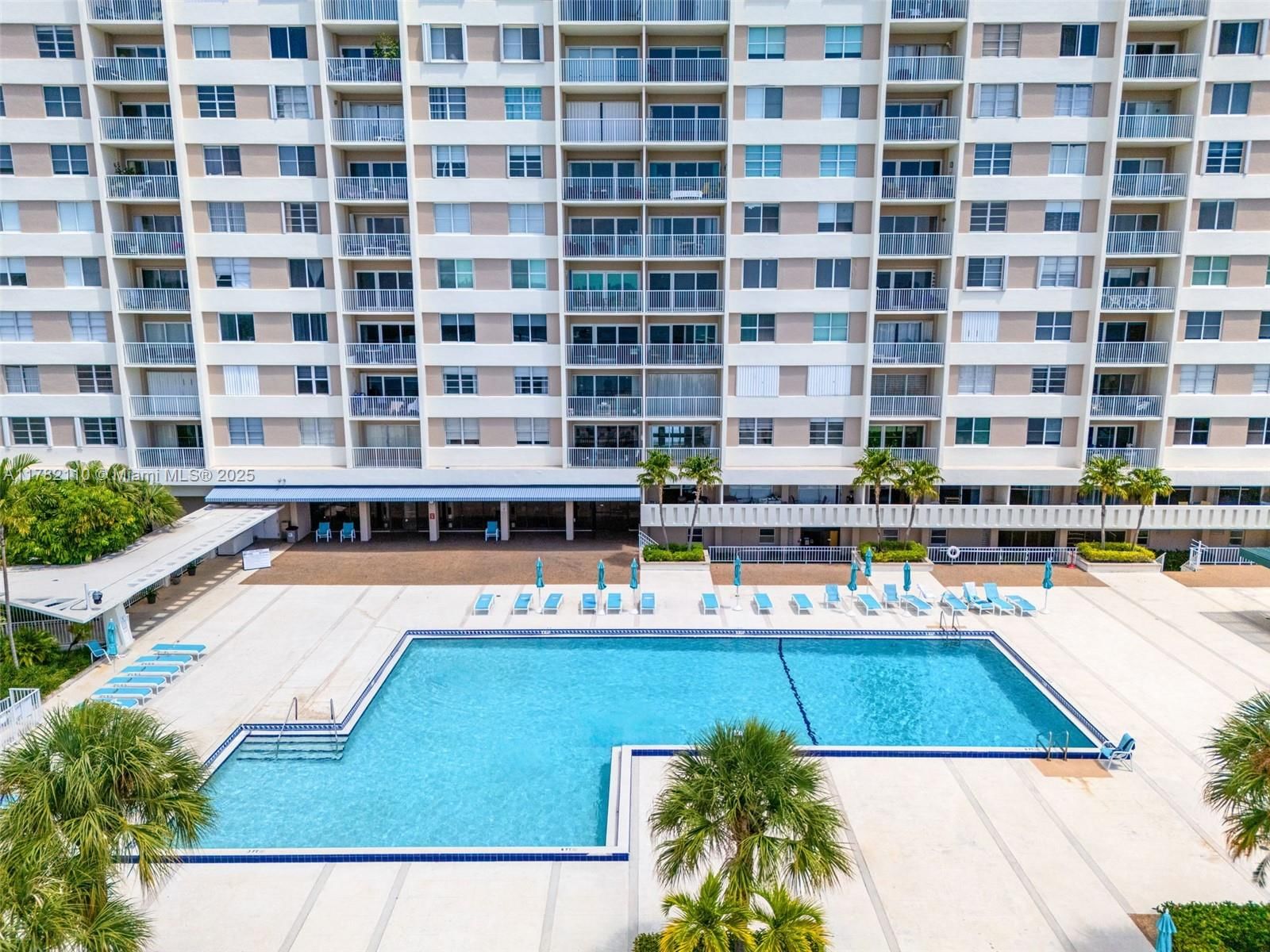 Real estate property located at 500 Bayview Dr #1418, Miami-dade, Arlen House West Condo, Sunny Isles Beach, FL