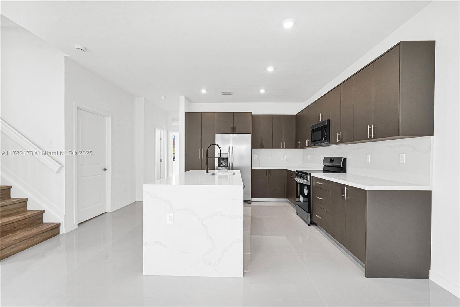 Real estate property located at 19444 296 ST B, Miami-dade, Ava's Estates, Homestead, FL