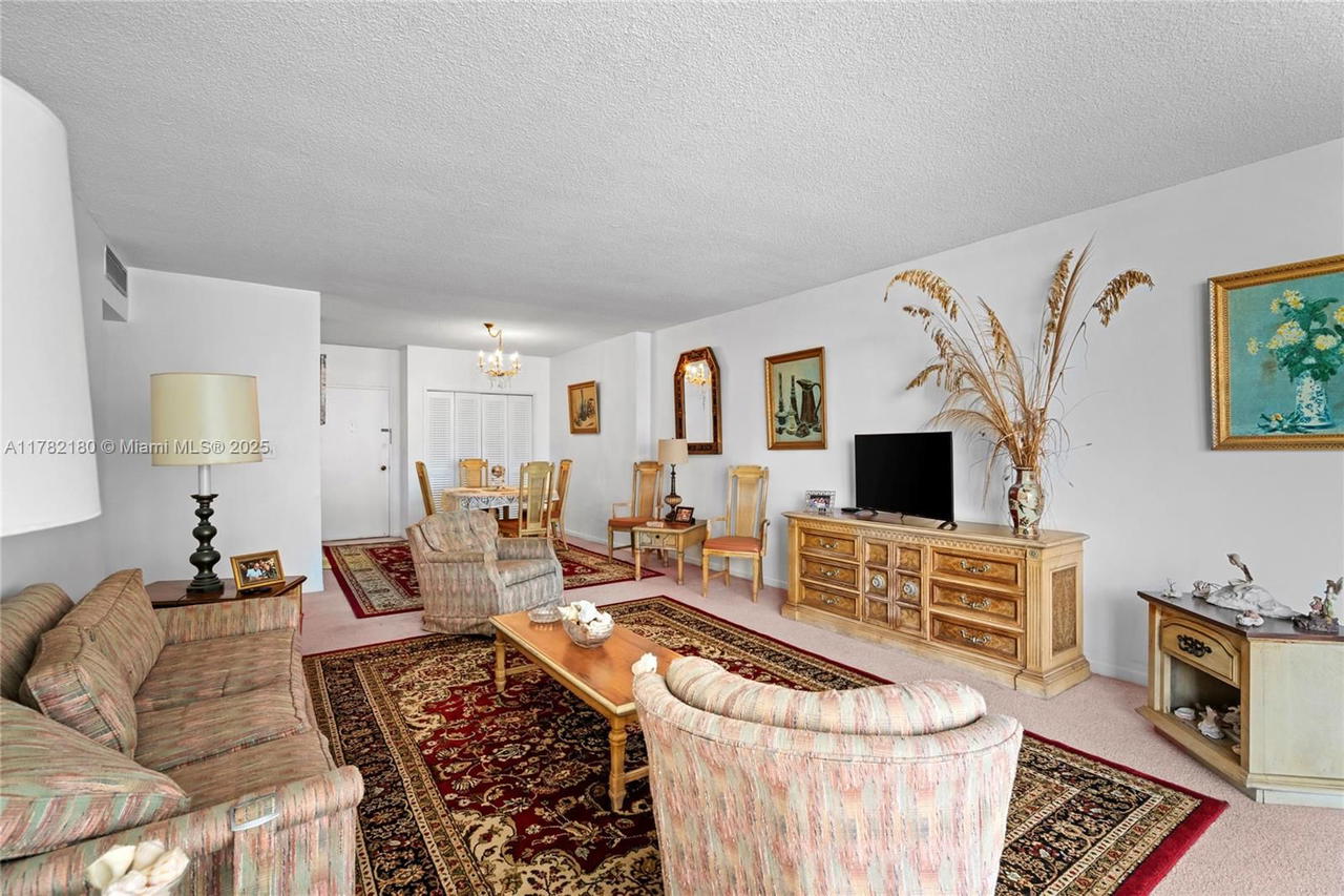 Real estate property located at 5601 Collins Ave #1014, Miami-dade, The Pavilion Condo, Miami Beach, FL
