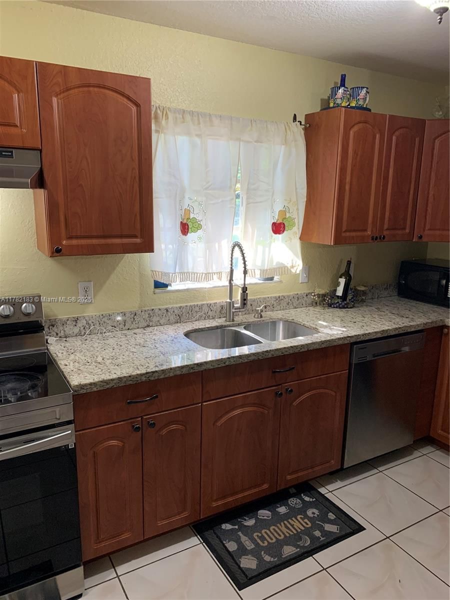 Real estate property located at 333 3rd Ave, Miami-dade, Fiske Manor Addn To Homes, Homestead, FL