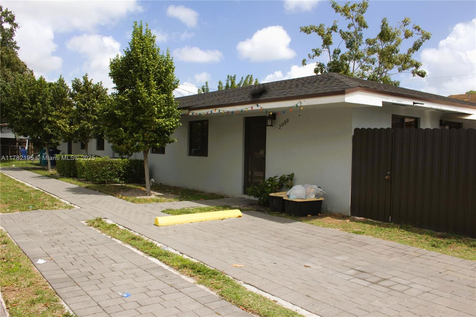 Real estate property located at 2925 93rd St, Miami-dade, The Tropics Amd, Miami, FL