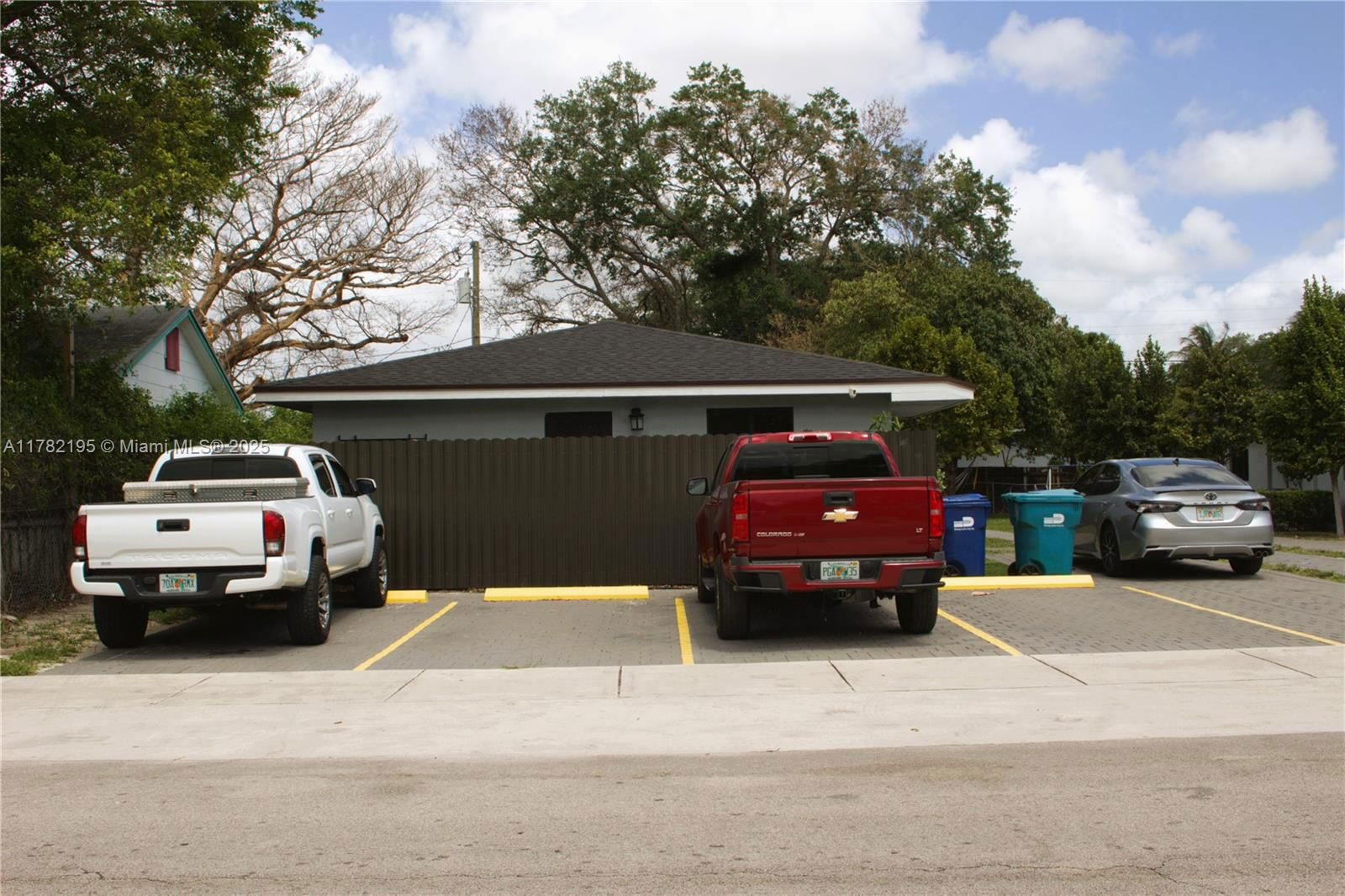 Real estate property located at 2925 93rd St, Miami-dade, The Tropics Amd, Miami, FL