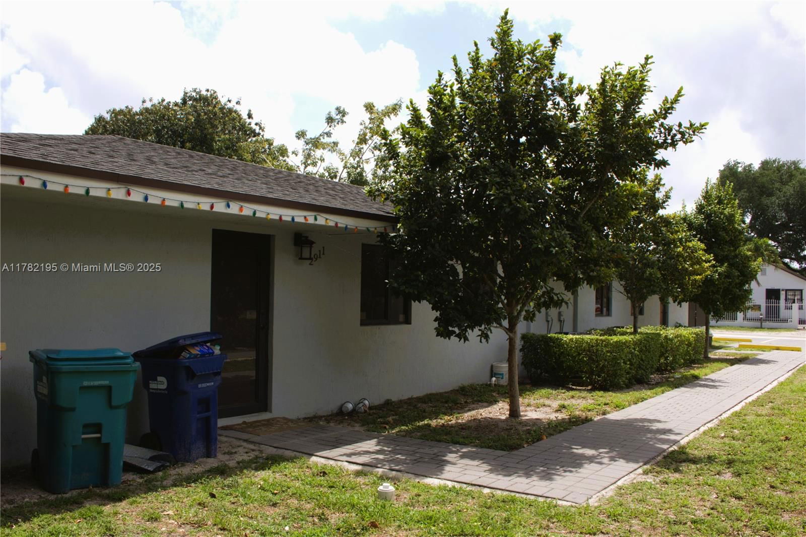 Real estate property located at 2925 93rd St, Miami-dade, The Tropics Amd, Miami, FL