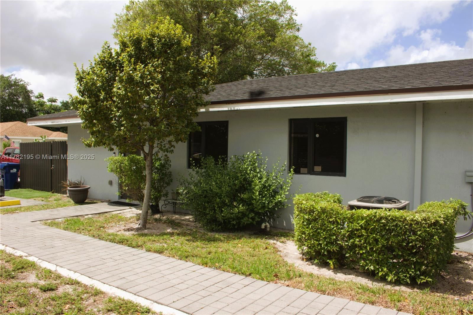 Real estate property located at 2925 93rd St, Miami-dade, The Tropics Amd, Miami, FL
