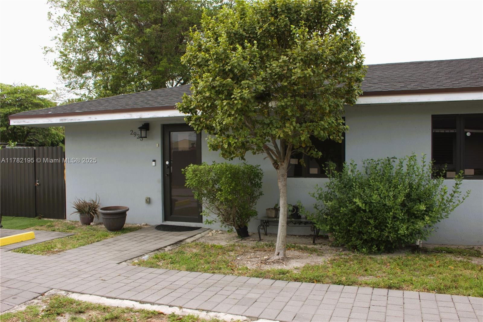 Real estate property located at 2925 93rd St, Miami-dade, The Tropics Amd, Miami, FL