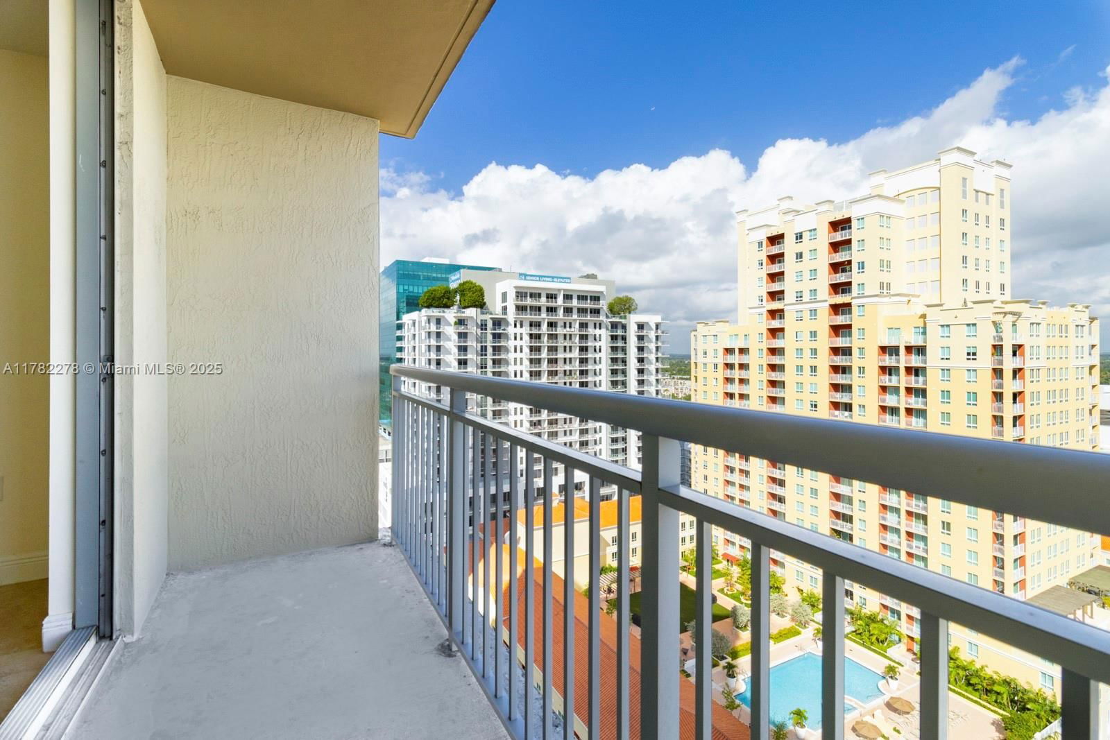 Real estate property located at 9055 73 CT #1807, Miami-dade, Metropolis I At Dadeland, Miami, FL