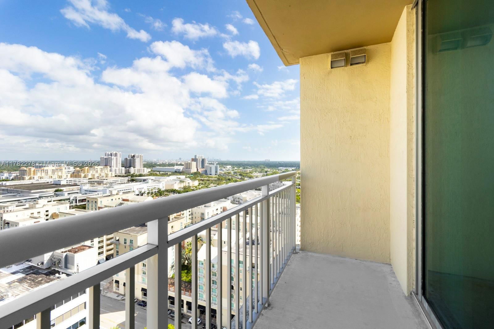 Real estate property located at 9055 73 CT #1807, Miami-dade, Metropolis I At Dadeland, Miami, FL