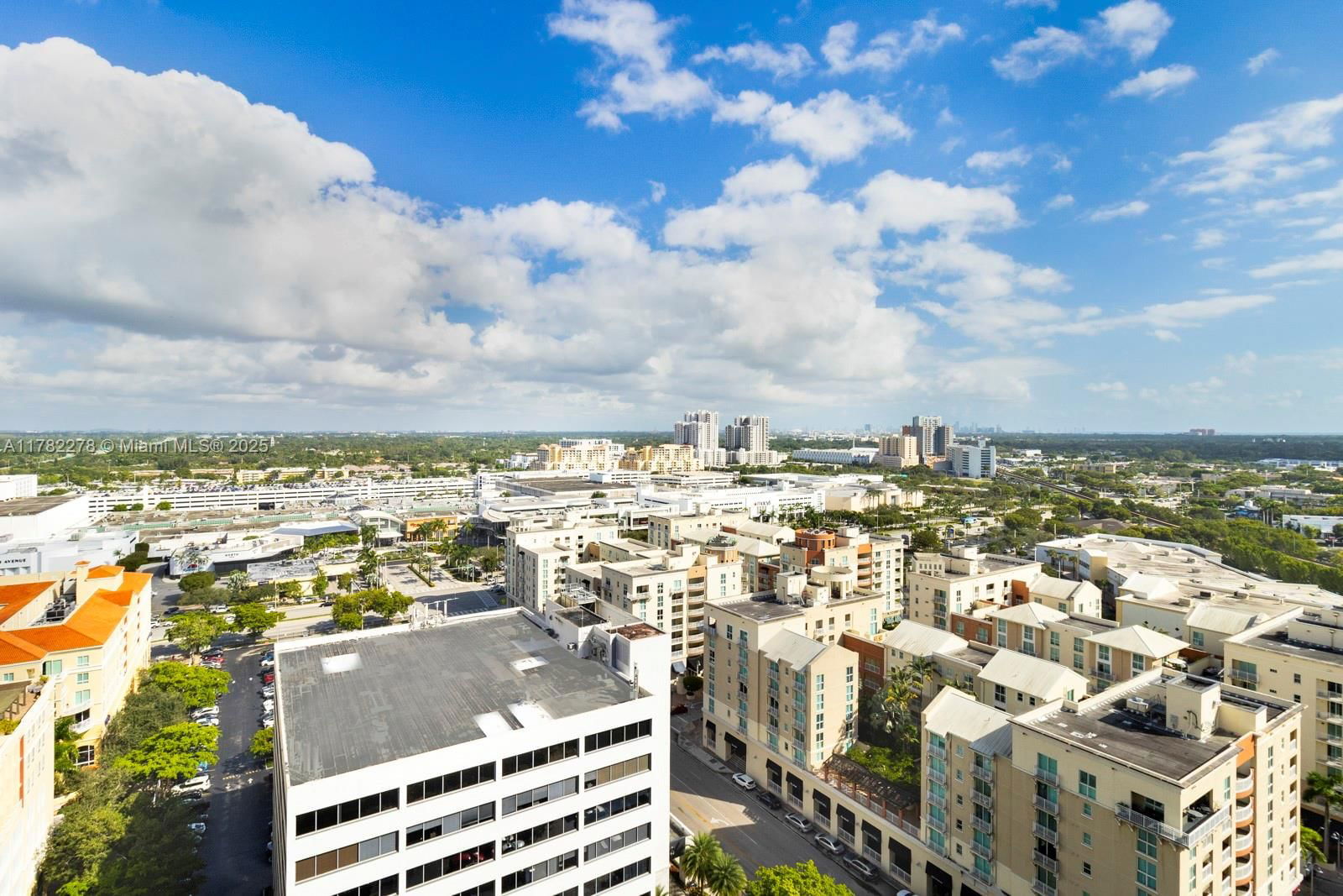 Real estate property located at 9055 73 CT #1807, Miami-dade, Metropolis I At Dadeland, Miami, FL