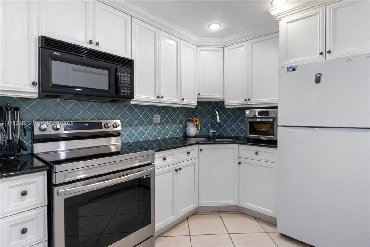 Real estate property located at 9 19th Ct #104C, Broward, Manor Grove Village One I, Wilton Manors, FL