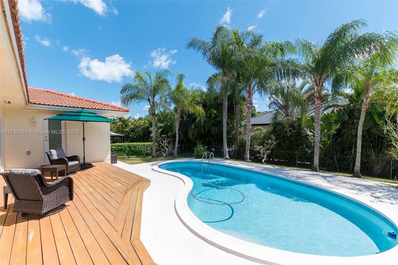 Real estate property located at 8330 176th St, Miami-dade, Old Cutler Shores, Palmetto Bay, FL