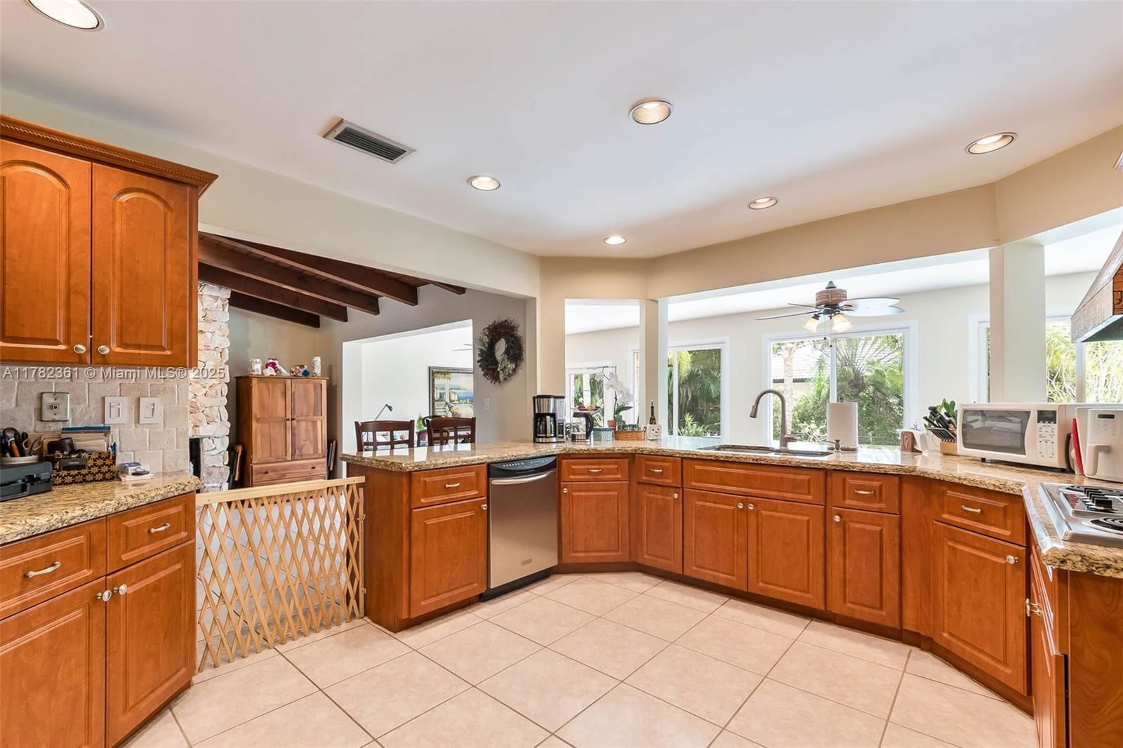 Real estate property located at 8330 176th St, Miami-dade, Old Cutler Shores, Palmetto Bay, FL